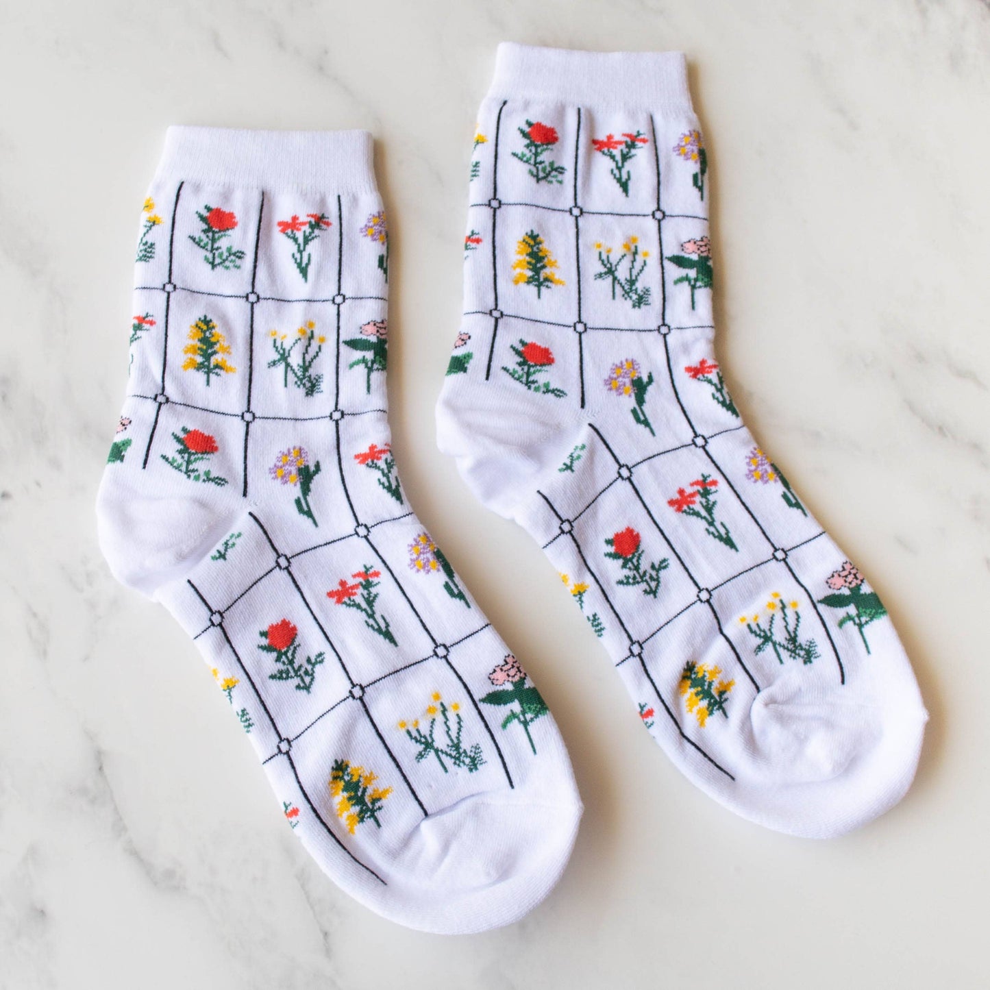 Botanical Garden Casual Socks: White