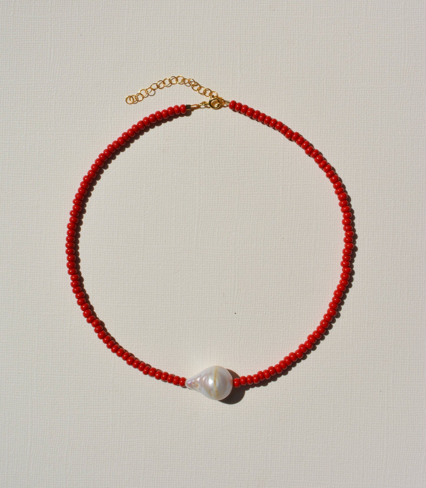 Gemma Pearl Necklace: Scarlet
