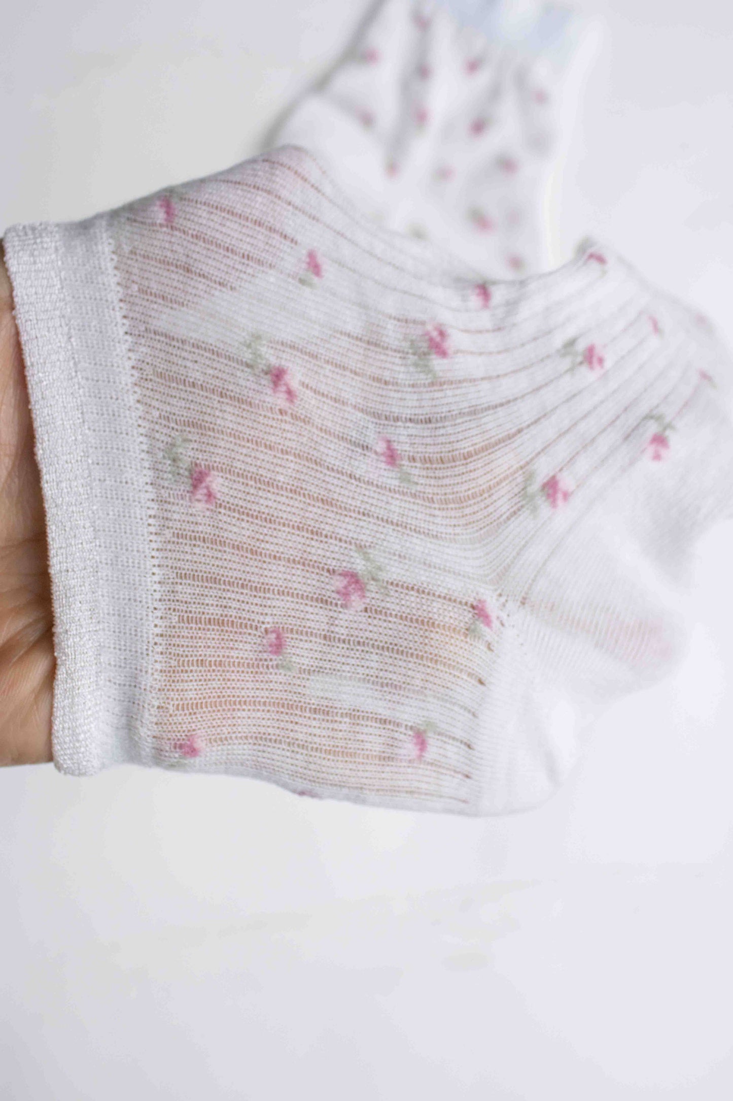 Blossom Breeze Sheer Floral Ankle Socks: Ivory