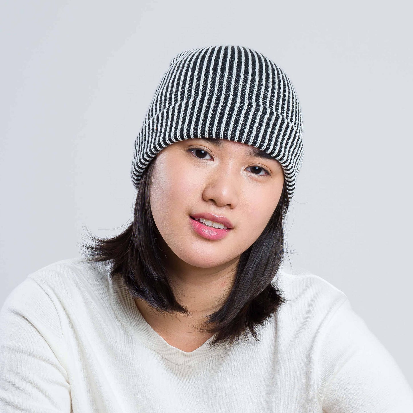 Simple Rib Knit Beanie | Black White