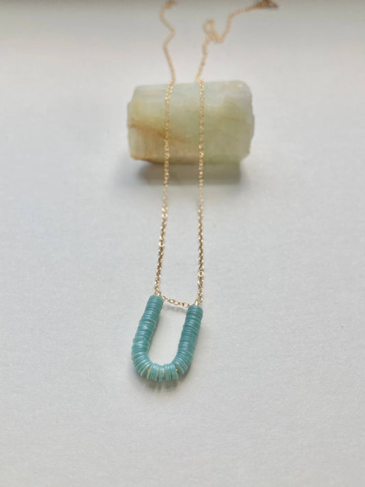 The Center Pendant Single Arc Gold Chain | Seafoam