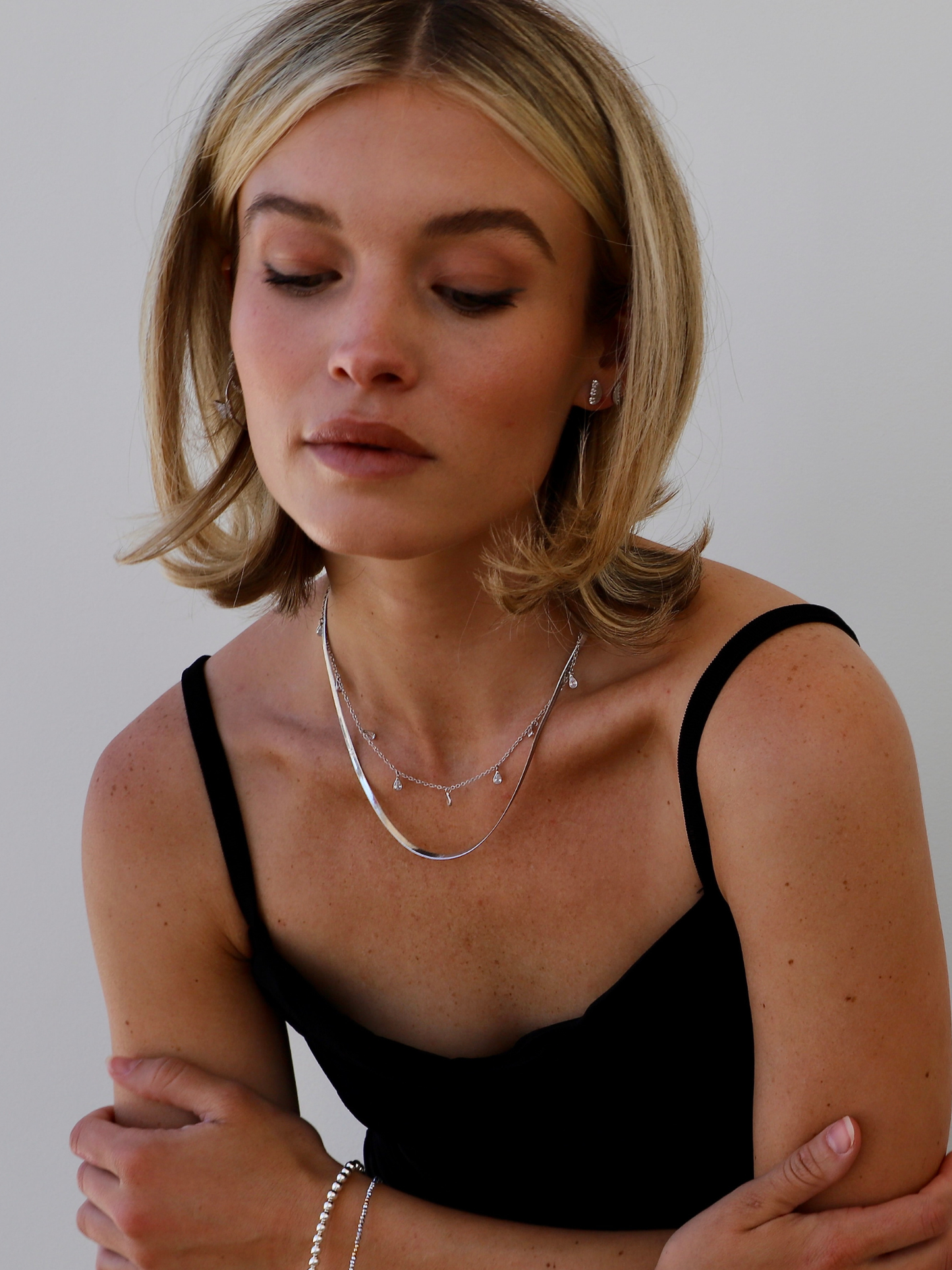 HERRINGBONE CHAIN NECKLACE: GOLD