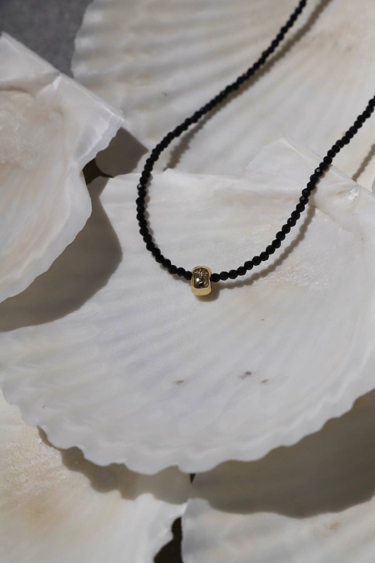 MIDNIGHT HALO NECKLACE