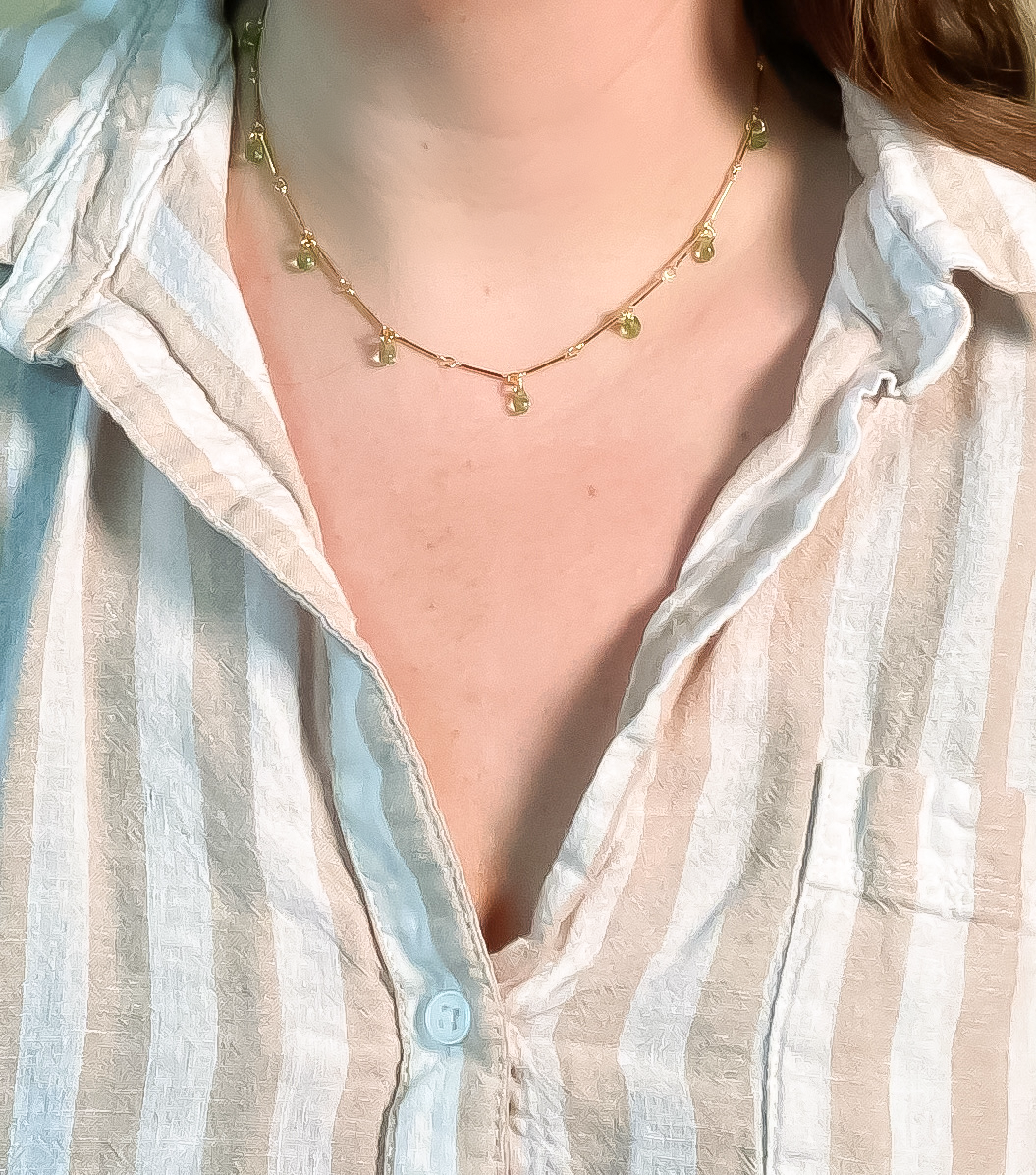 Teardrop Fringe Necklace in Peridot Glass: 16"