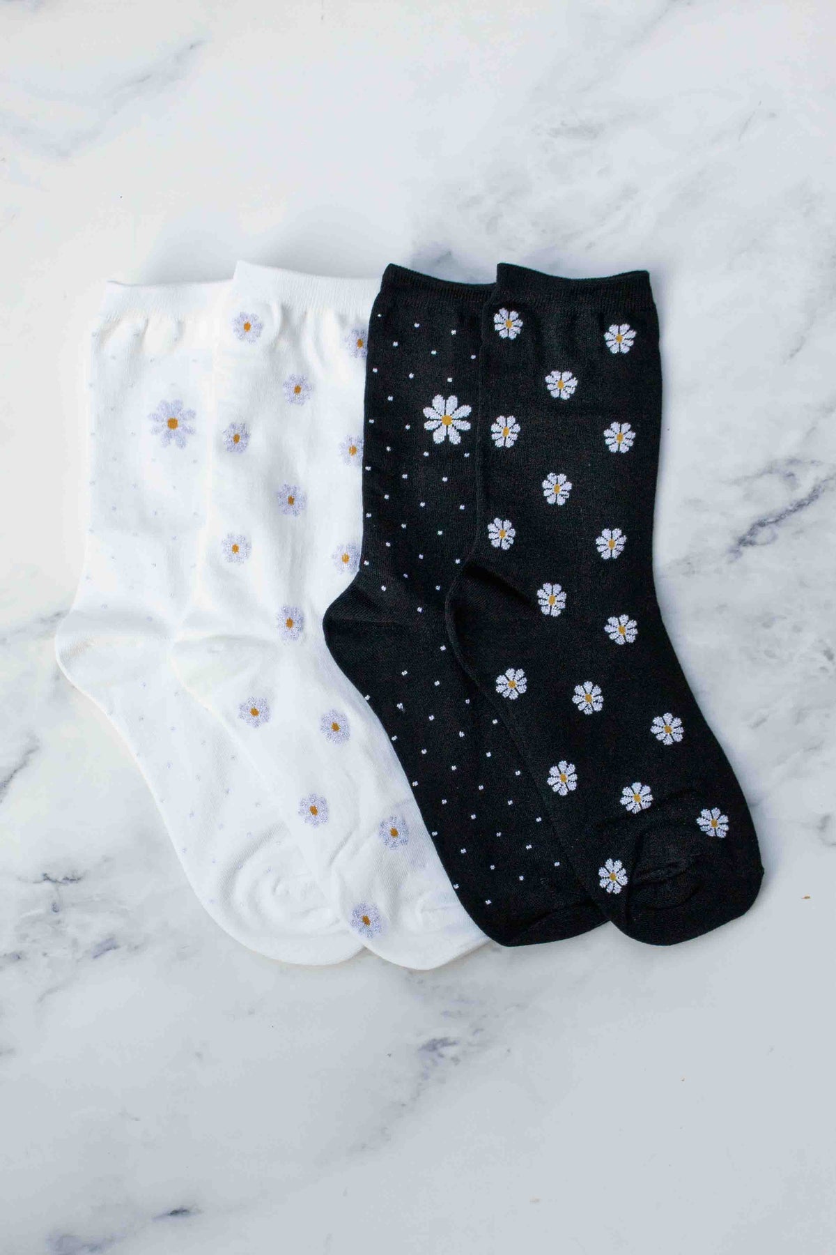 Daisy Pattern Socks: Black Multi