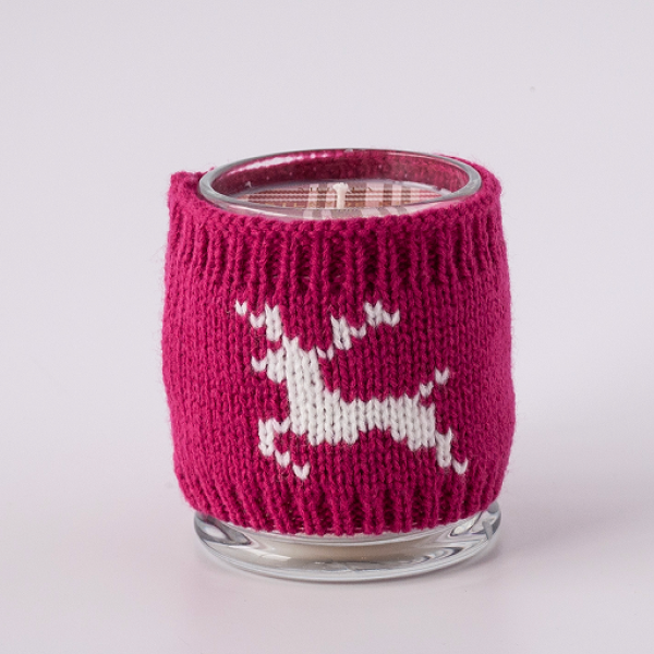 Sweater Sleeve Candle: Mistletoe Kiss