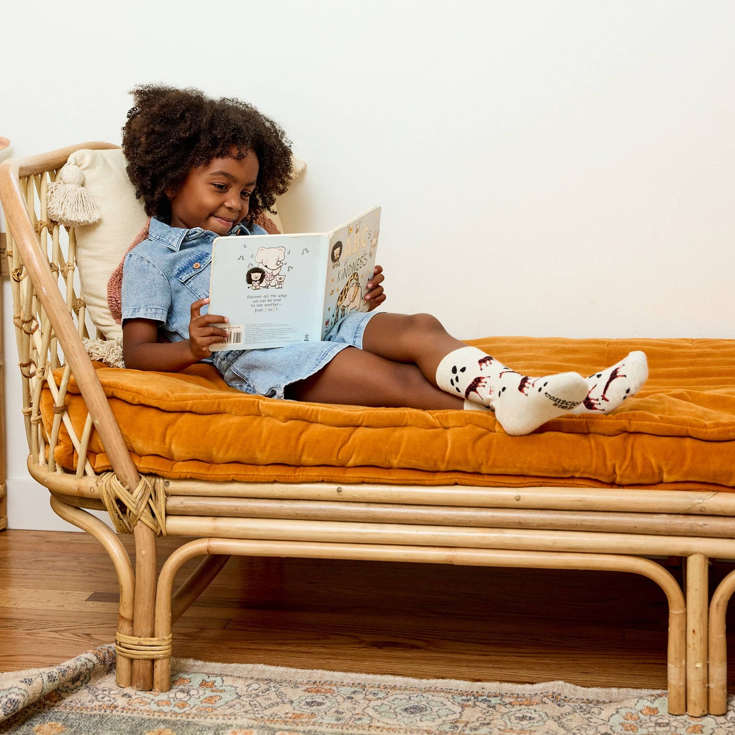 Kids Socks that Protect Giraffes: Toddler