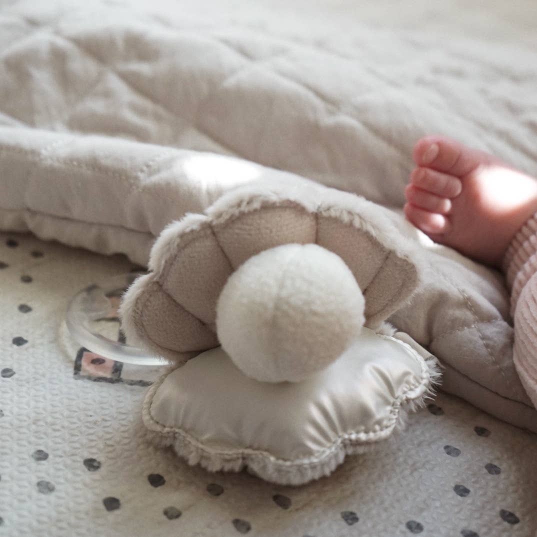 Oyster Handheld Rattle