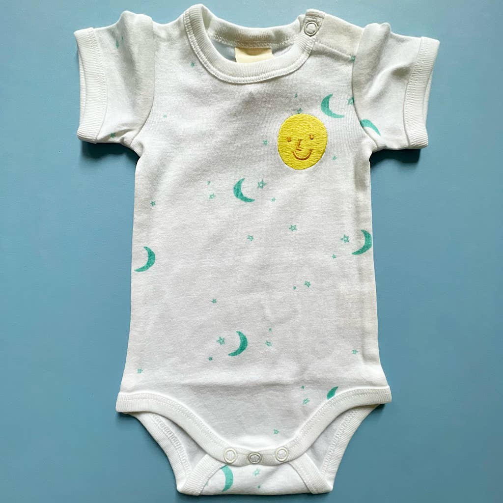 Organic Baby Onesie with Moon & Stars | Green | 12m