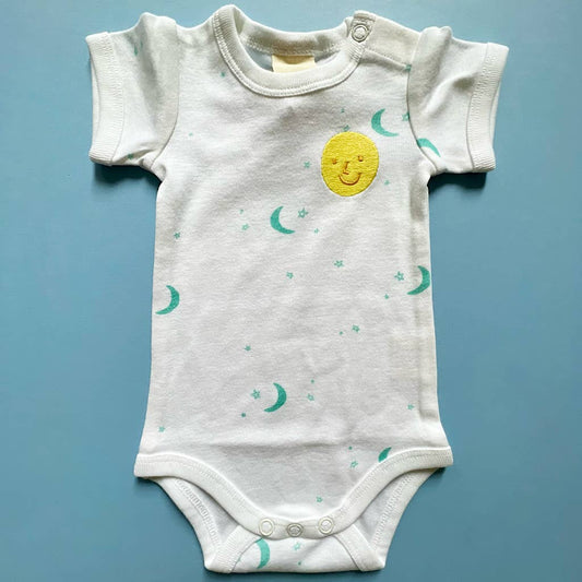 Organic Baby Onesie with Moon & Stars | Green | 12m