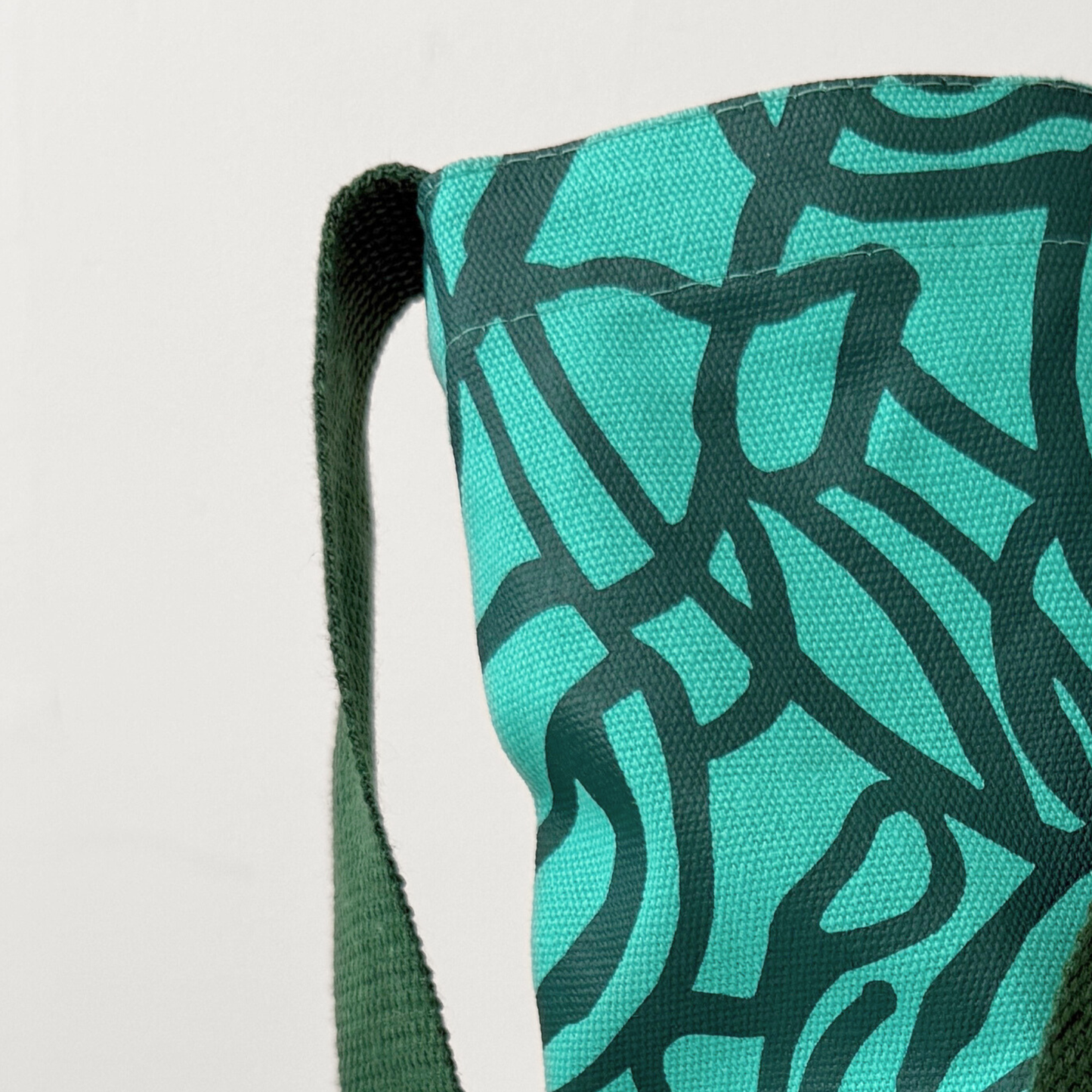 The Wine Tote | River Forrest & Emerald