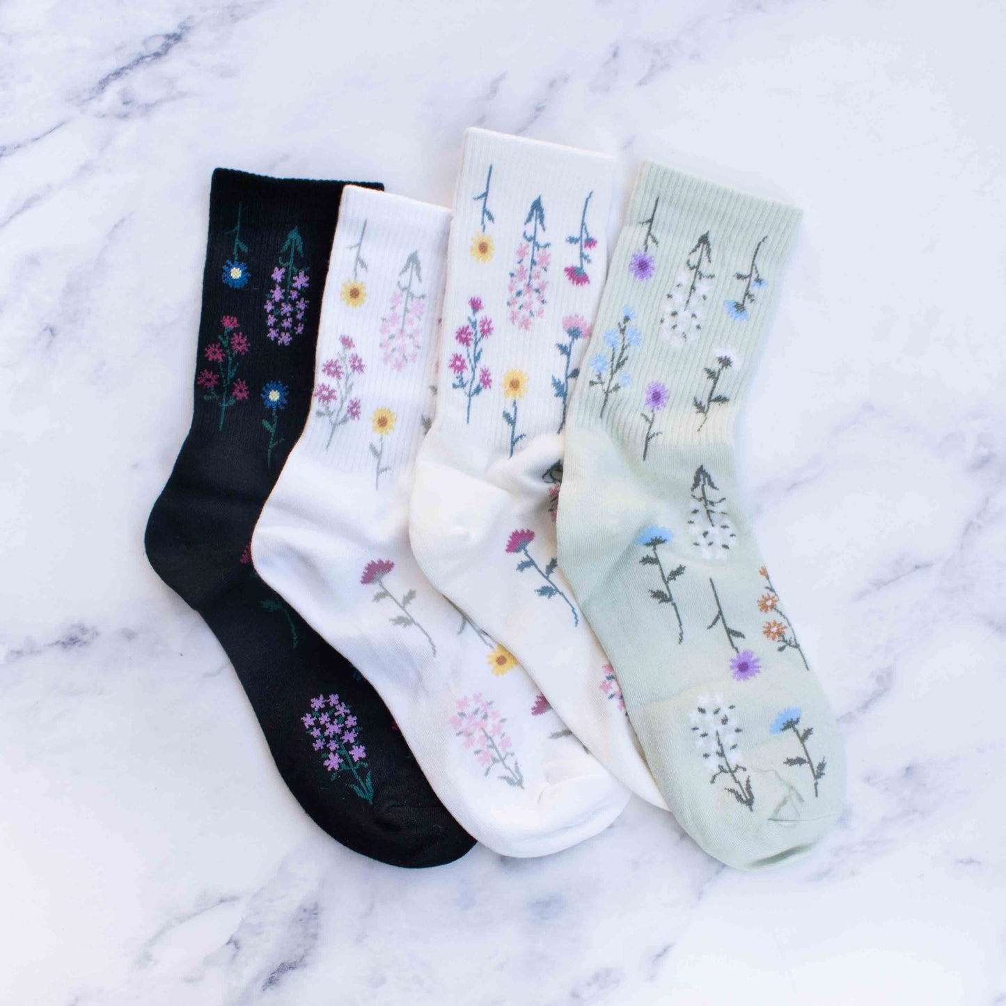 Women's Botanical Garden Casual Socks: Cream