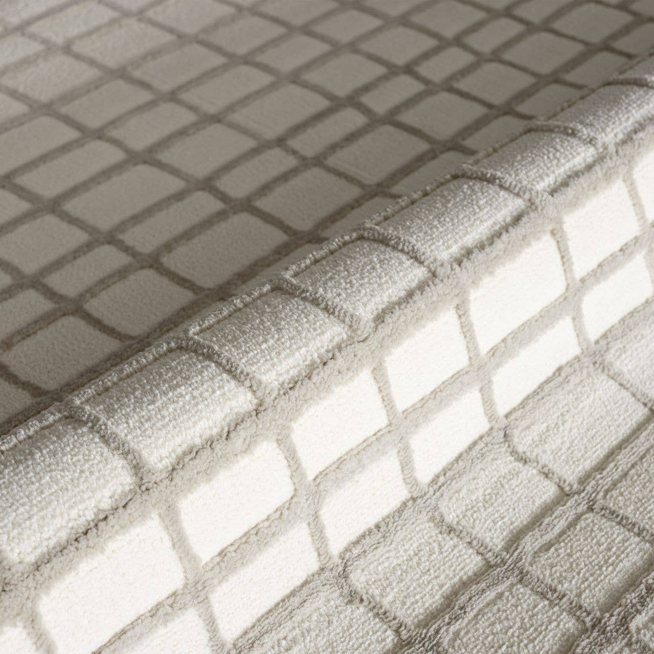 Abani Plush Deco Machine Washable Ivory Taupe Grid Rug: 4' x 6'