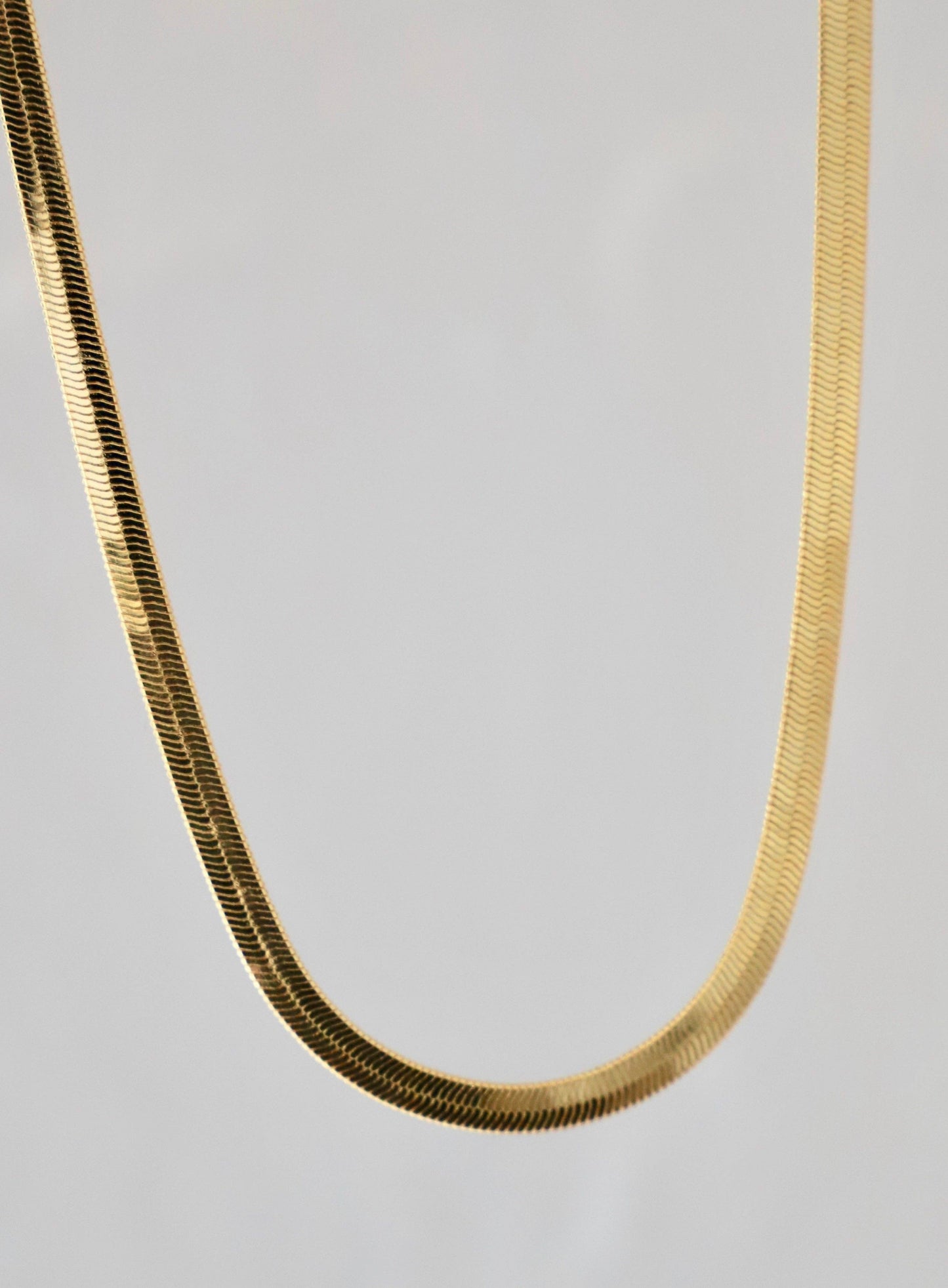 HERRINGBONE CHAIN NECKLACE: GOLD