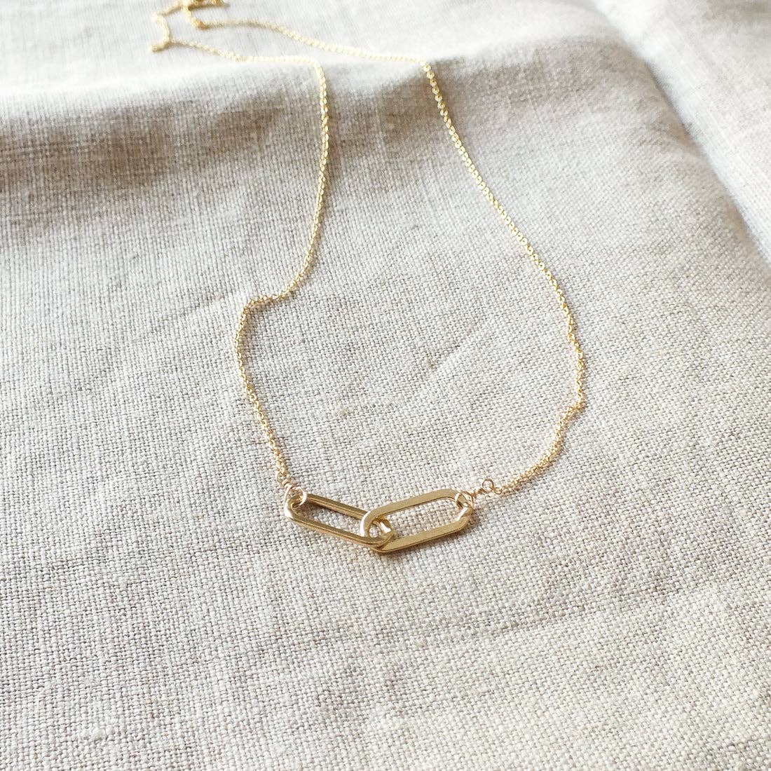 Linked Together Necklace | Gold