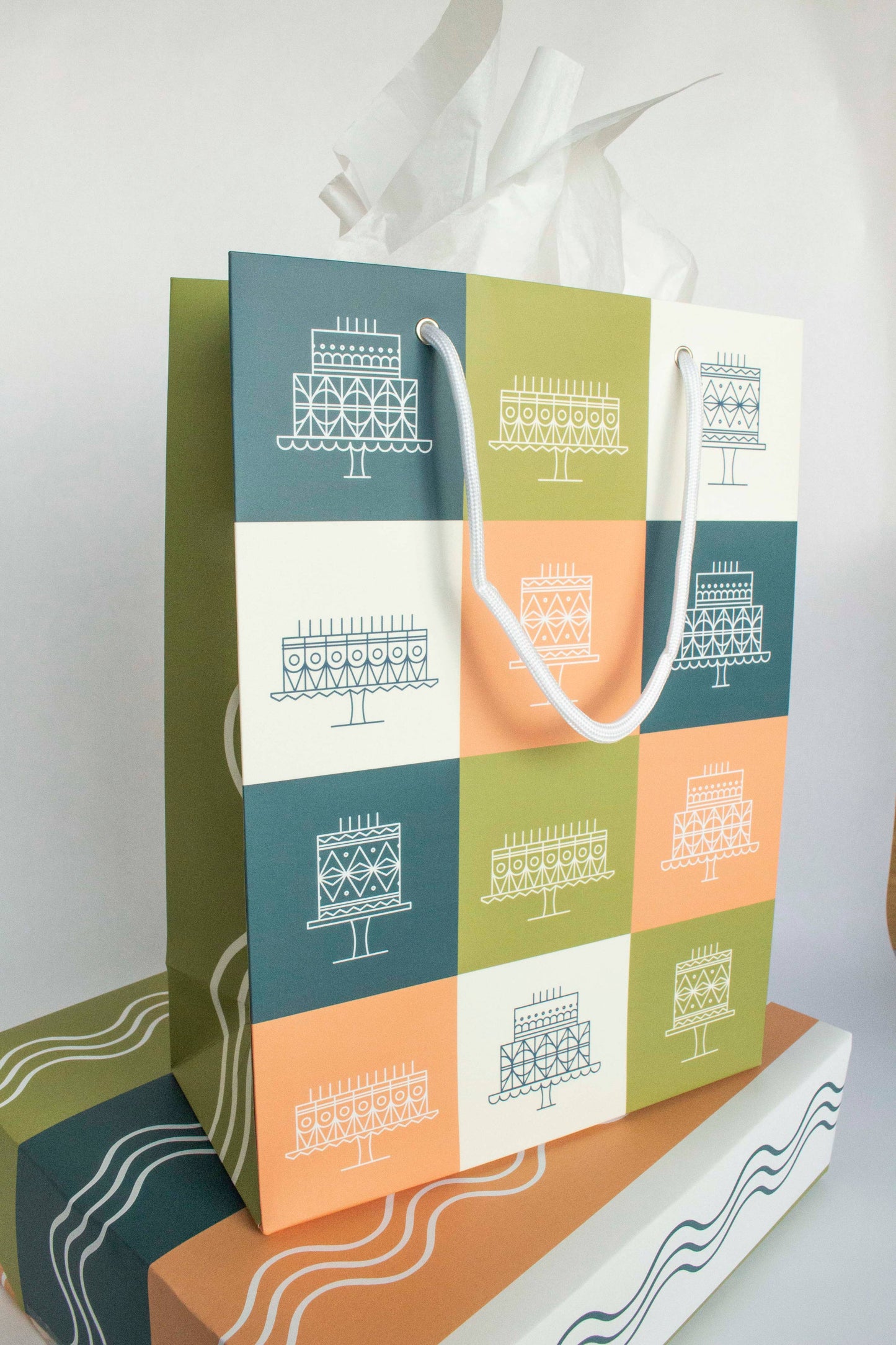 Gift Bag | Groovy Lines Retro Birthday & Everyday