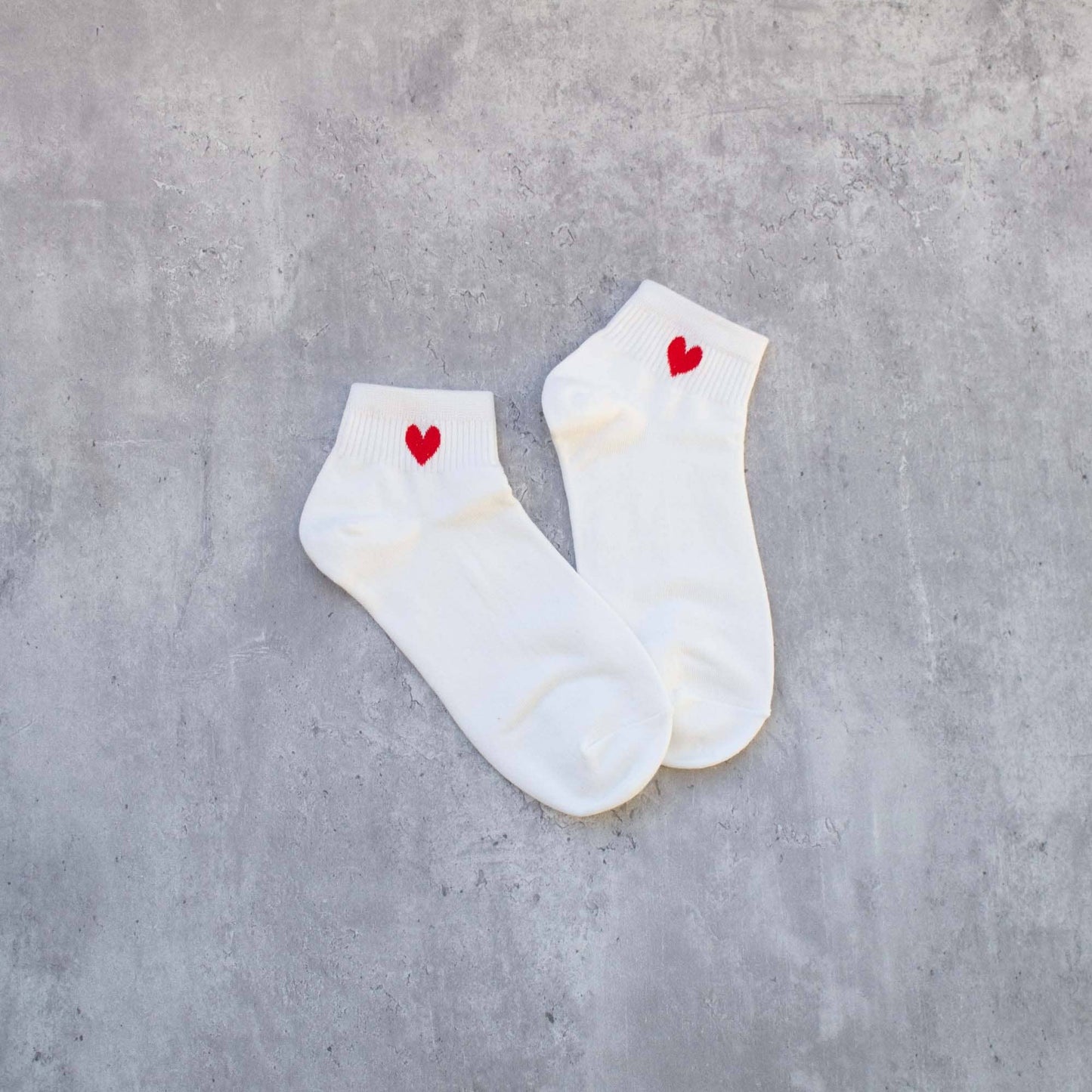 Mini Heart Ankle Socks: White/Black