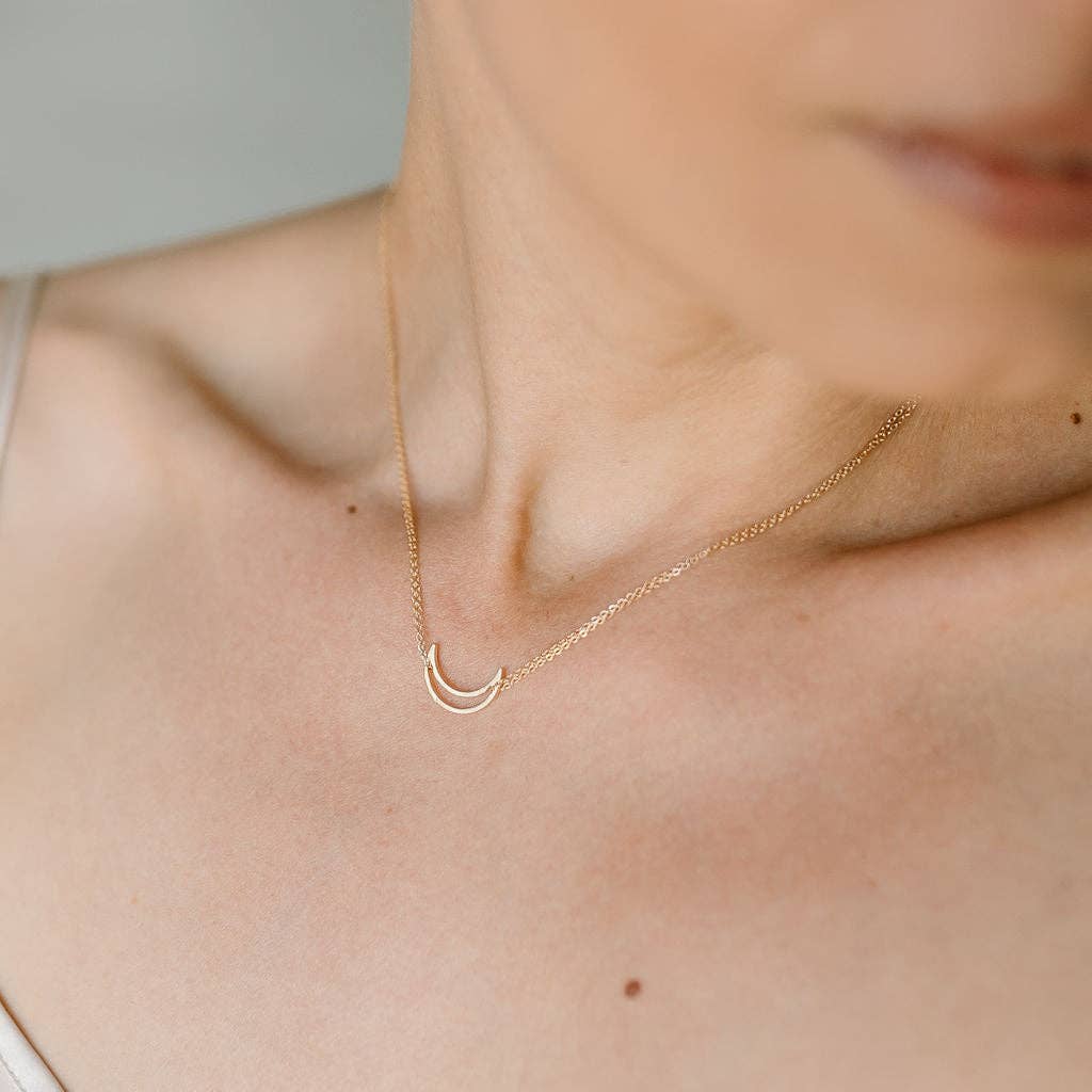 Luna (crescent moon) Necklace: Gold
