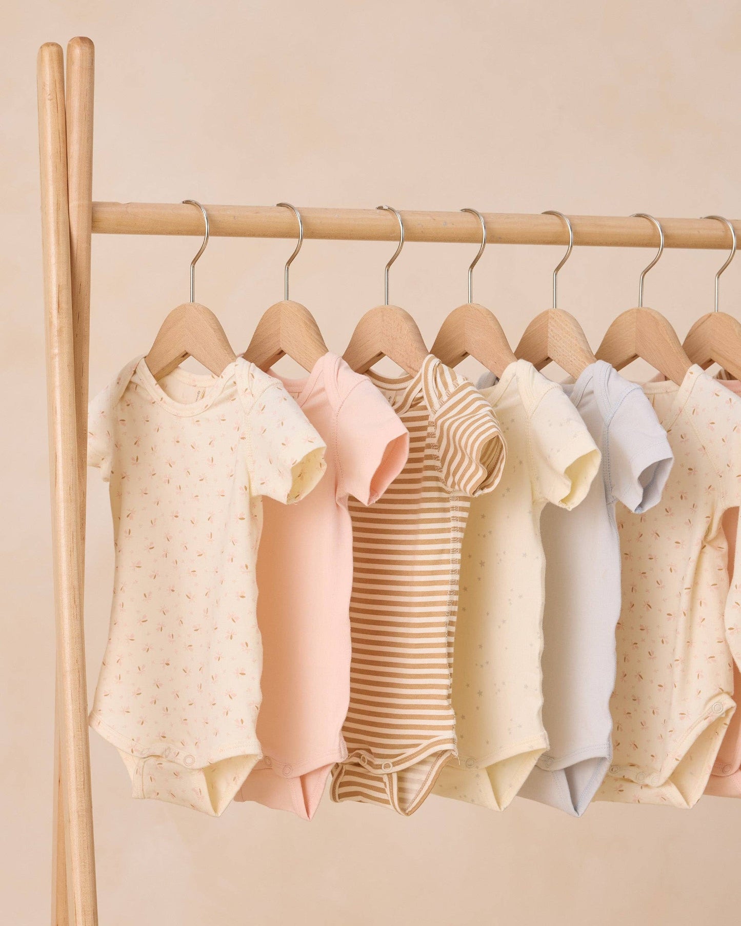 Short Sleeve One-Piece Honey Stripe: NB