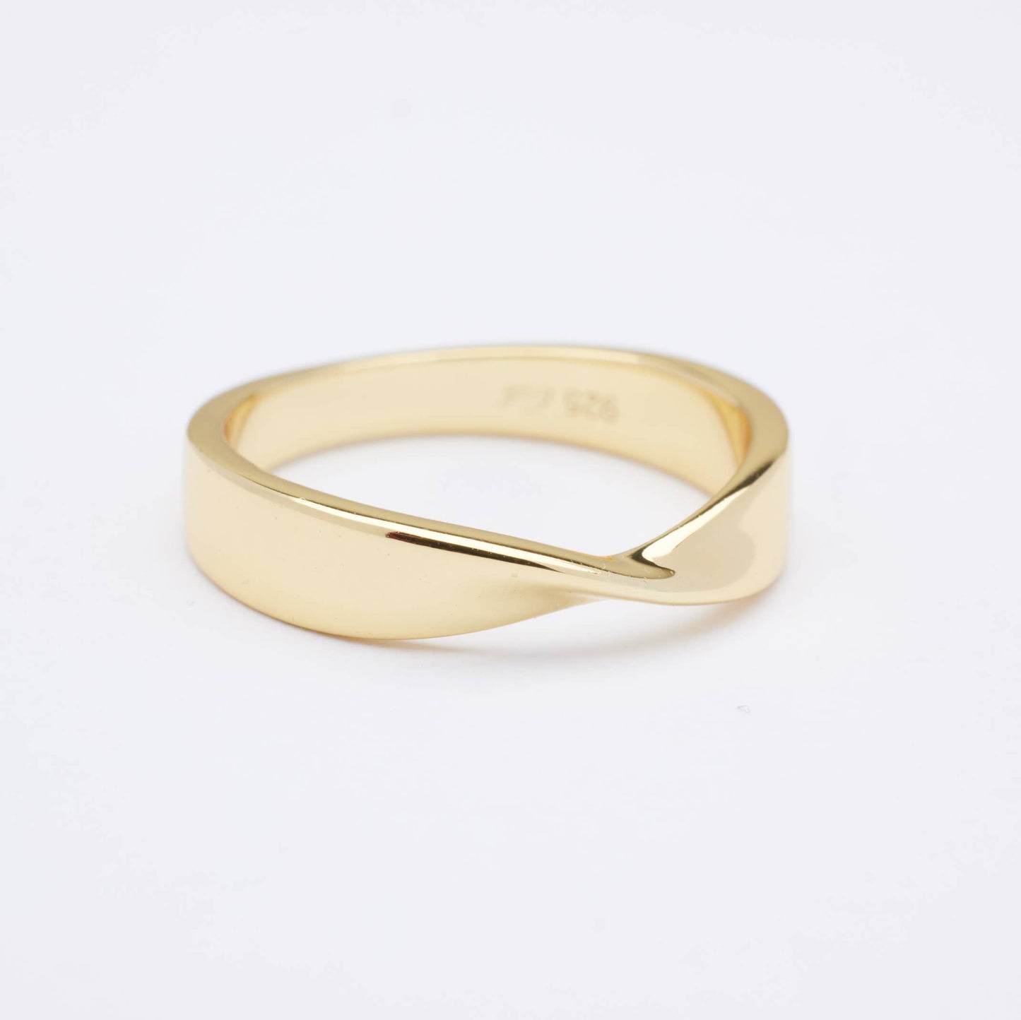Emma Twisted Gold Ring: 6