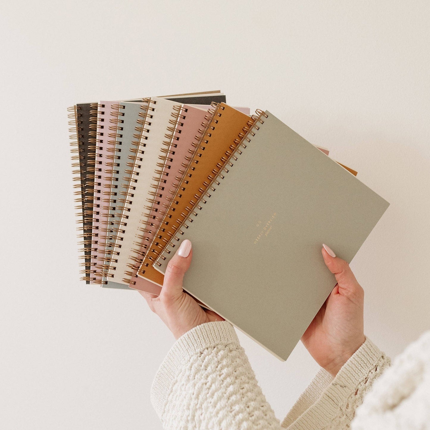 Weekly Overview Planner | Assorted Colors: Charcoal