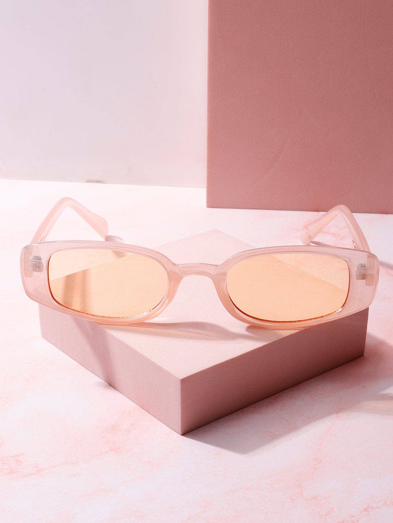 Hot In It Slim Frame Sunglasses: Peach