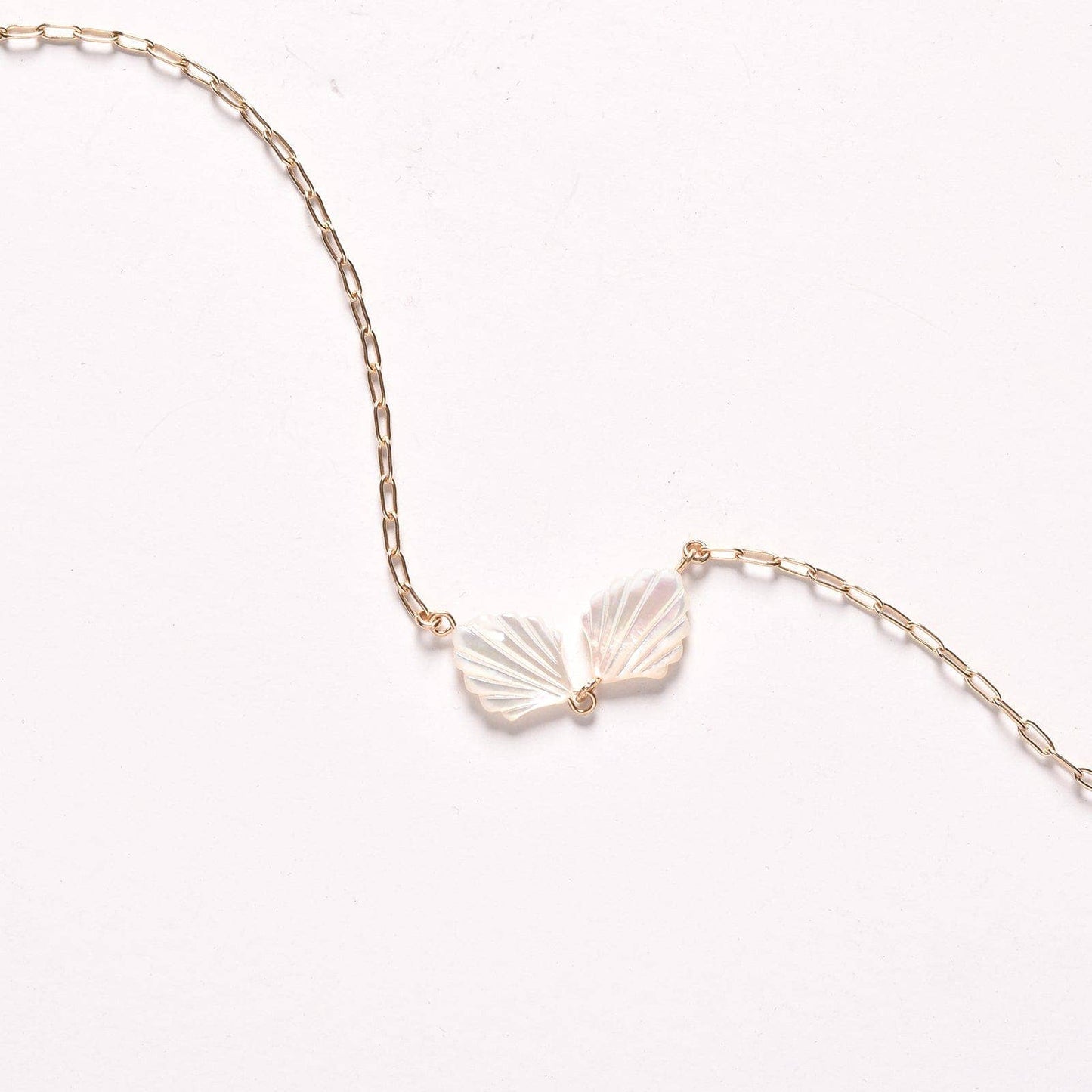 Mother of Pearl Double Shell Necklace: 17"