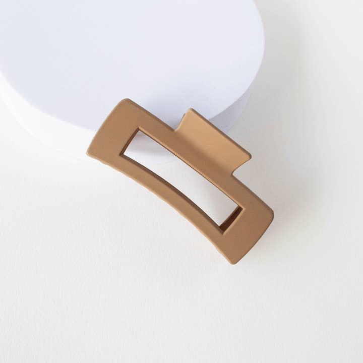 Beyond the Border Hair Clip: Mocha
