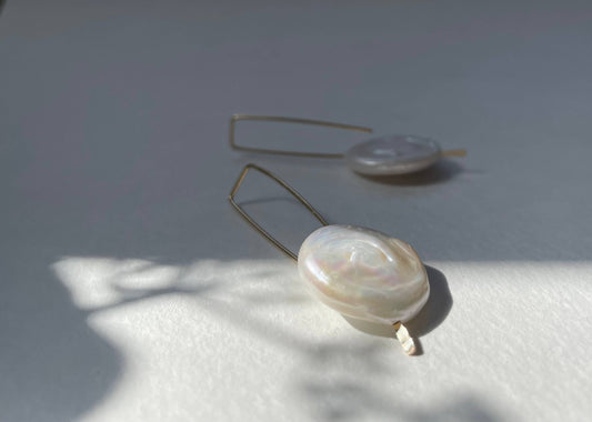 Queen pearl earrings