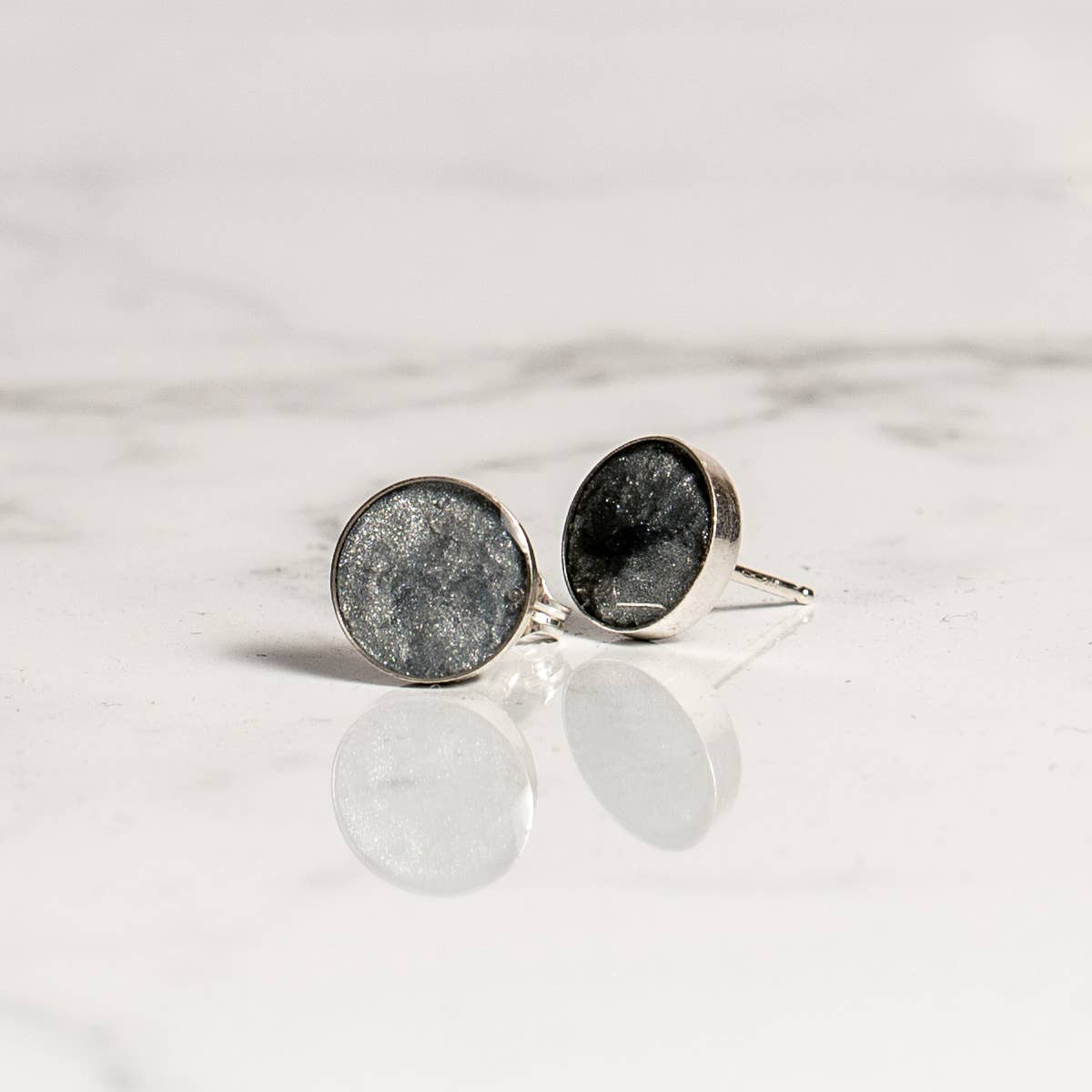 Inlay Solitaire Studs: Small / Onyx