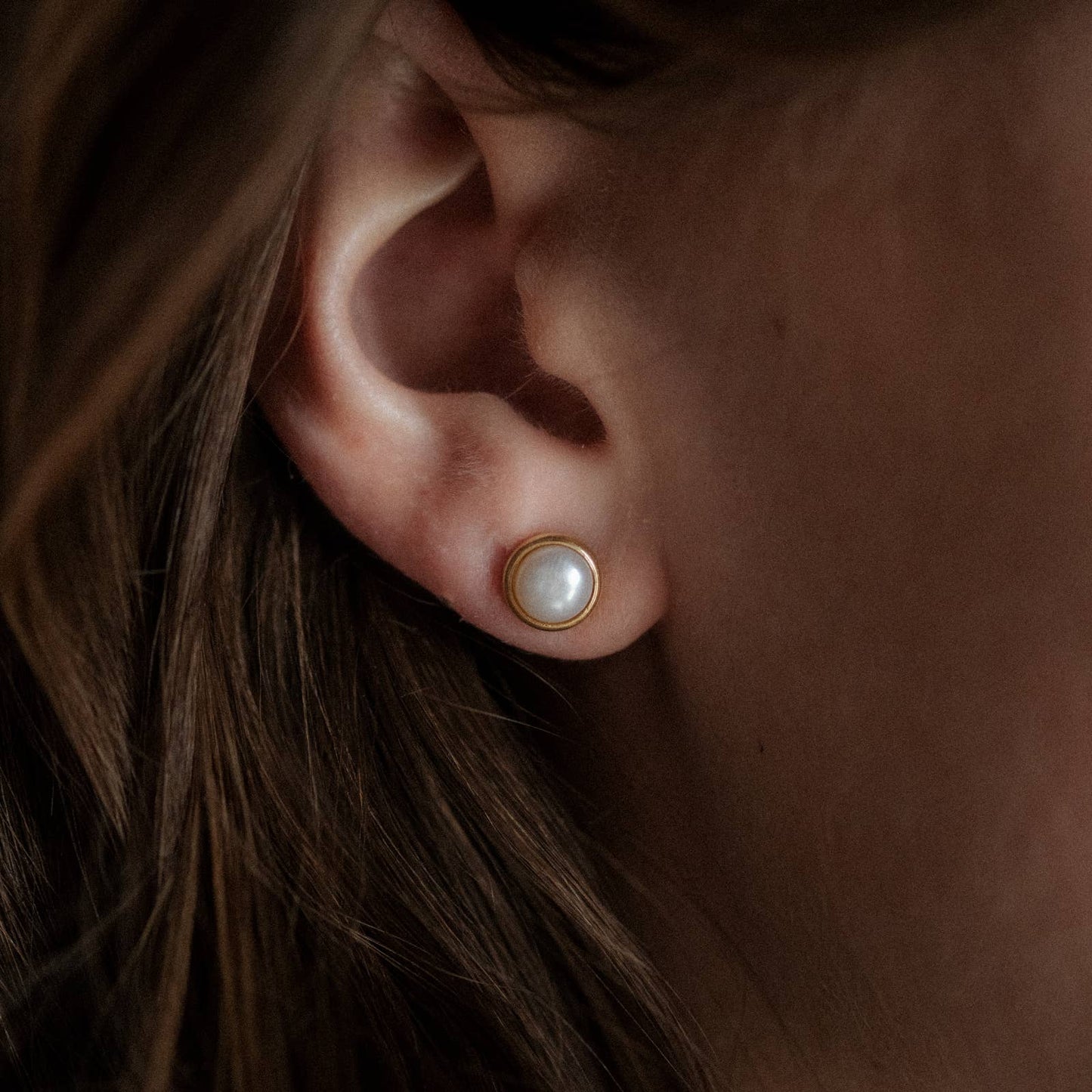 Hyalite Studs // Pearl: Brass / 4mm