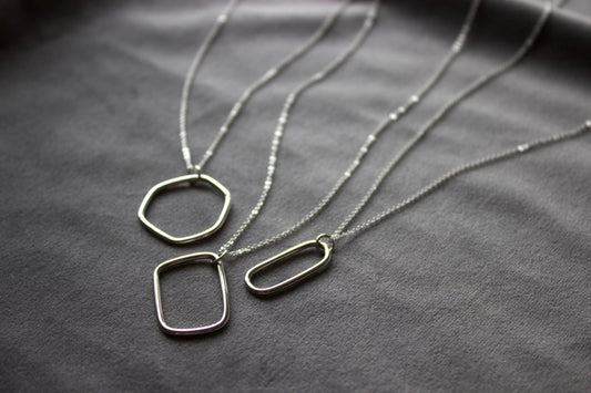 Simple Shapes Oval Necklace | Silver | 16.5"