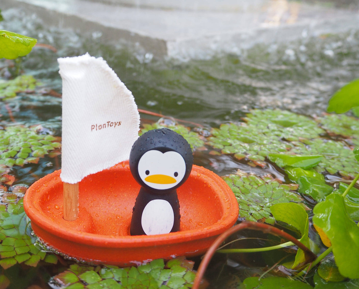 Arctic Penguin Sailing Boat Bath Toy