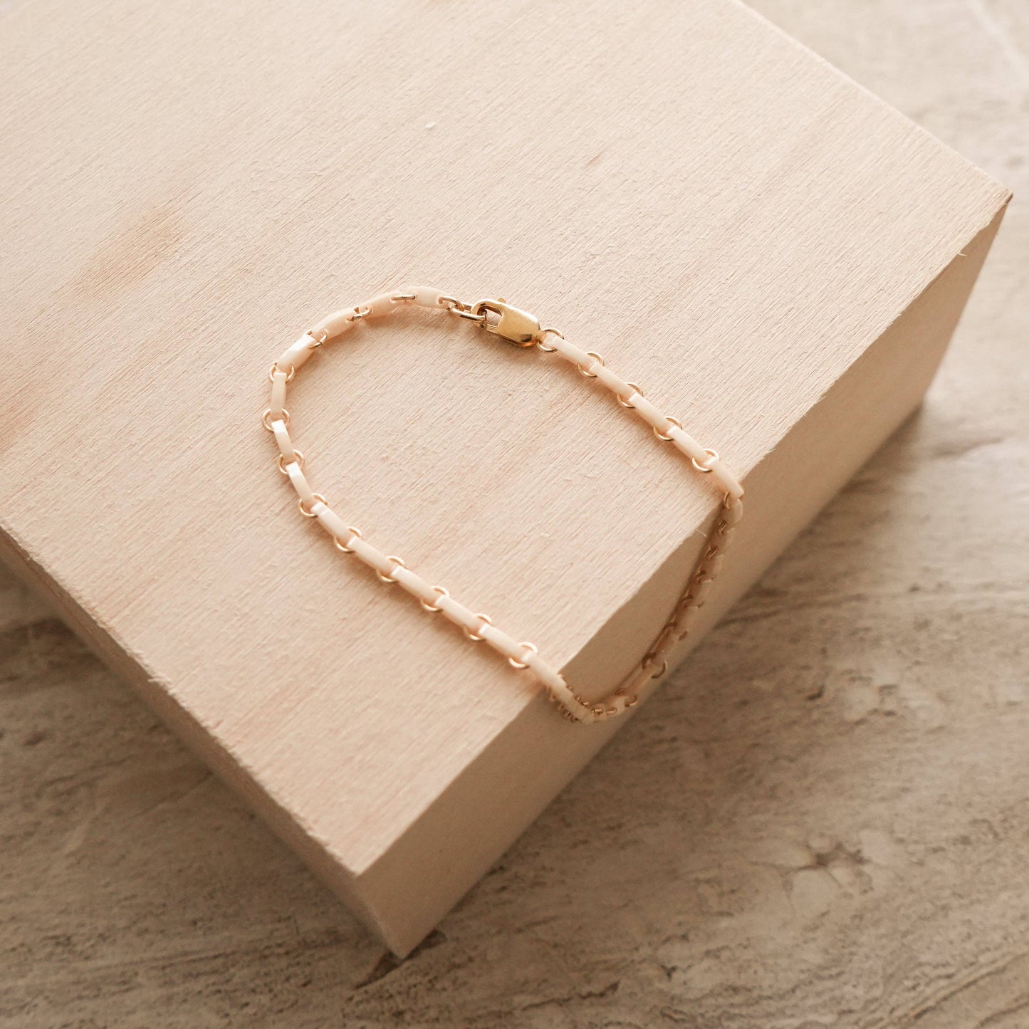 Grace Bracelet: Peach Luster / 6"