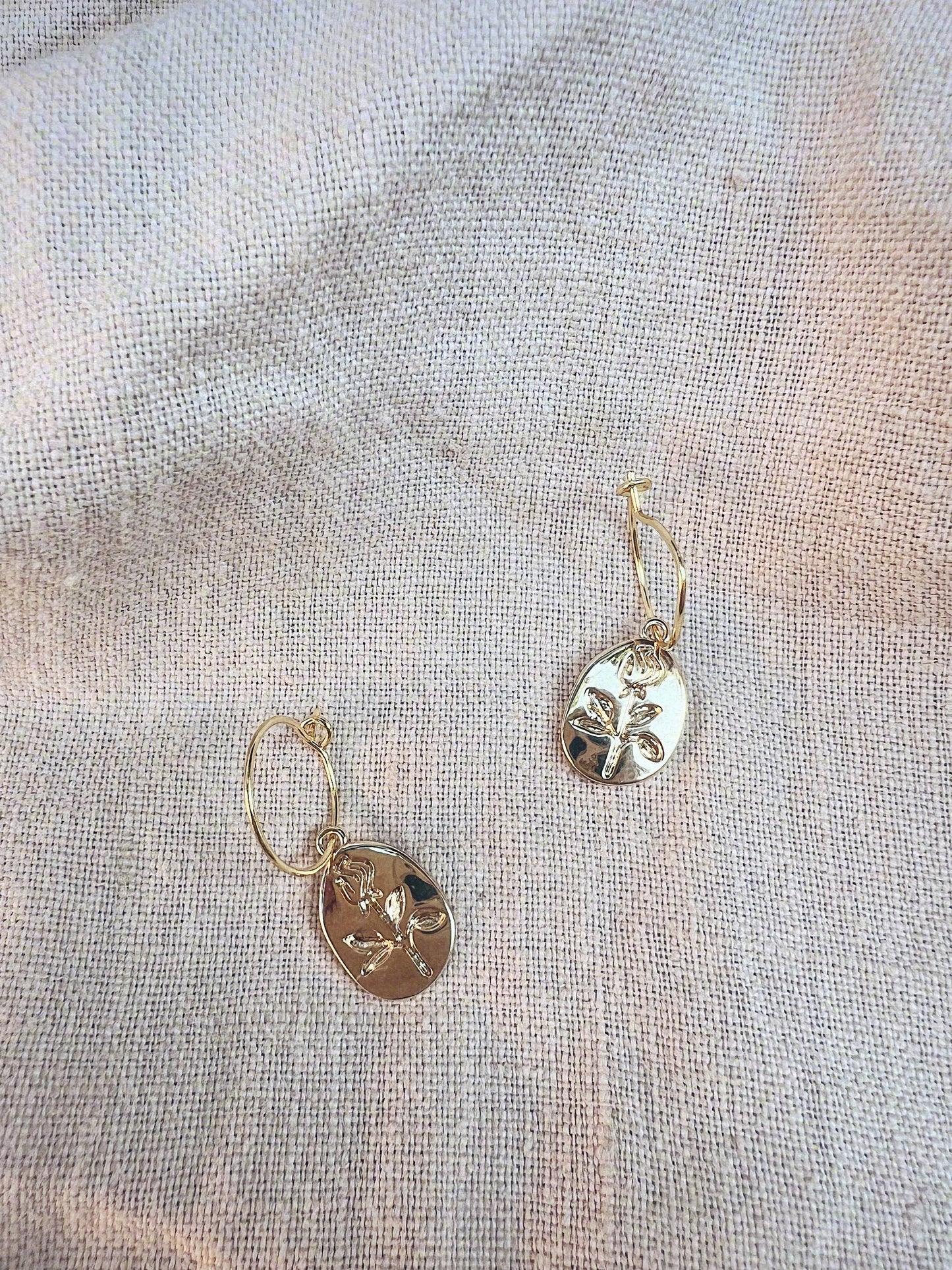 Floral Signet Earrings 