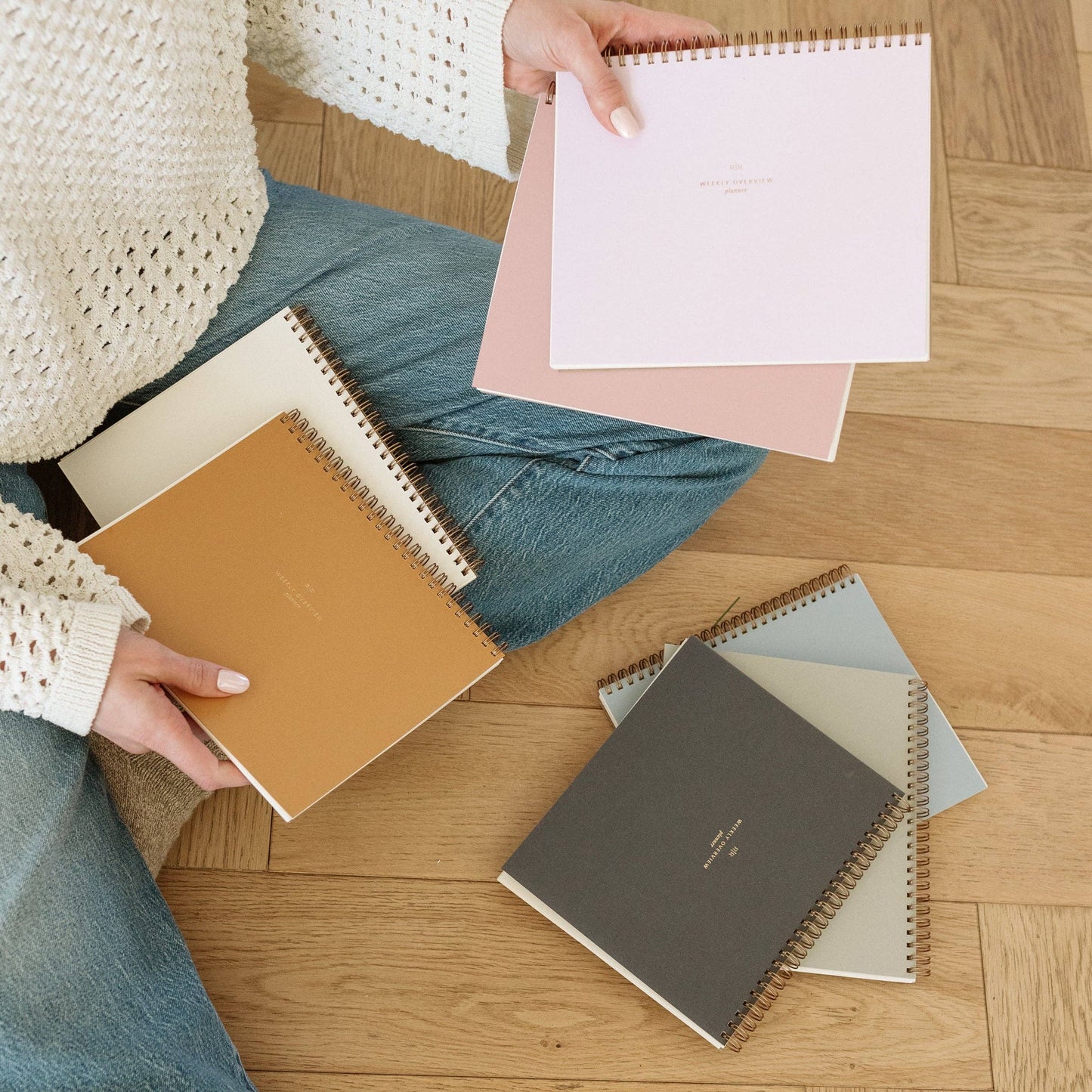 Weekly Overview Planner | Assorted Colors: Charcoal