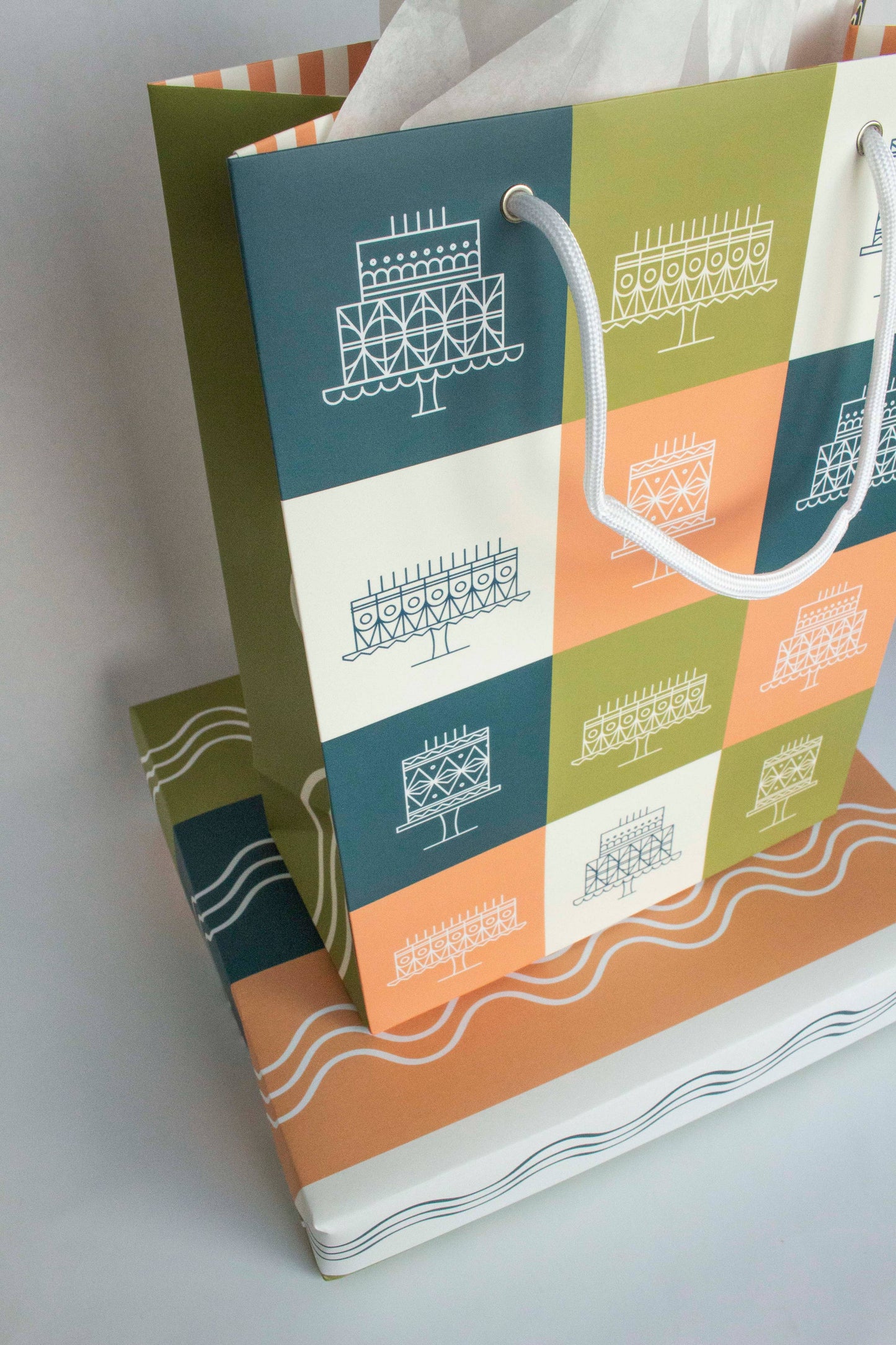 Gift Bag | Groovy Lines Retro Birthday & Everyday