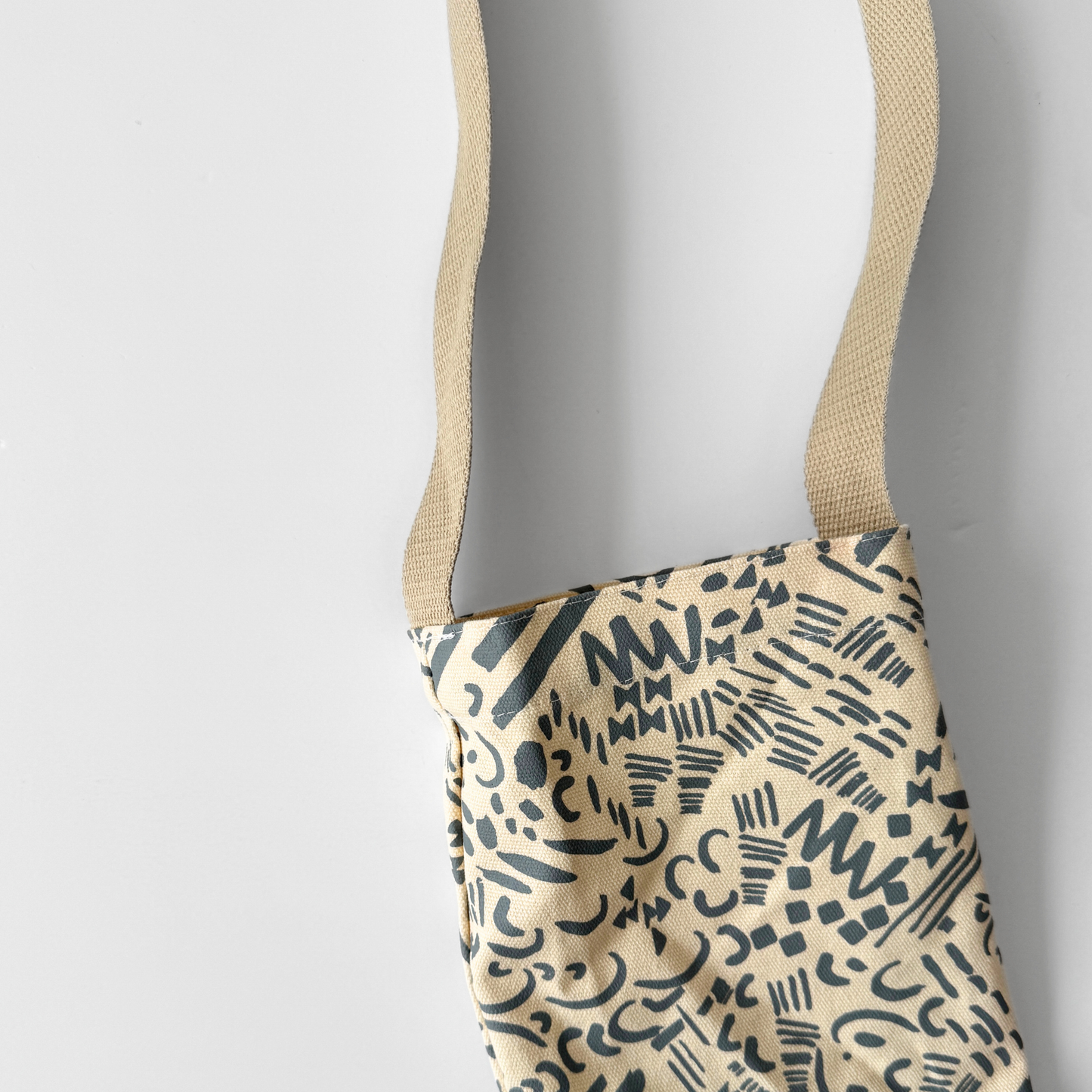 The Wine Tote | Dashes & Moons