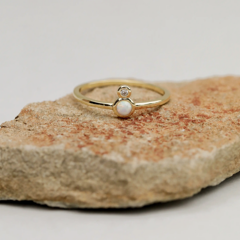 Infinity Ring | Gold | Opal | 8