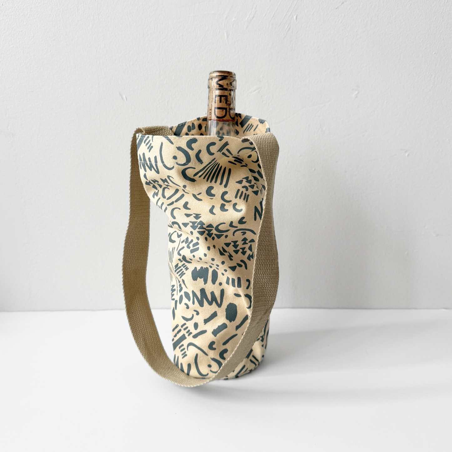 The Wine Tote | Dashes & Moons