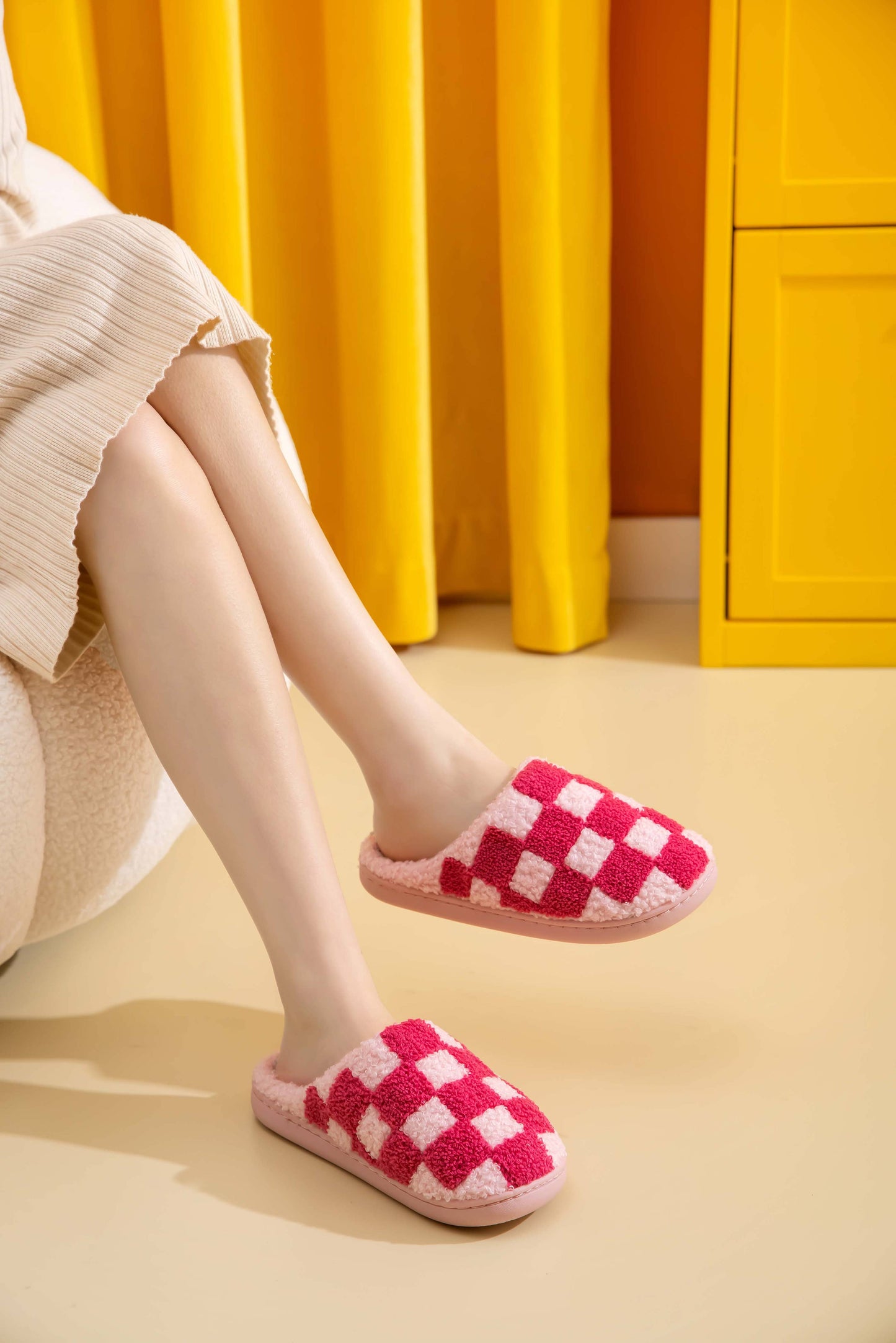 Checker  Illustrated Soft Fluffy Comfy Warm House Slipper: Checker-Pink / Large