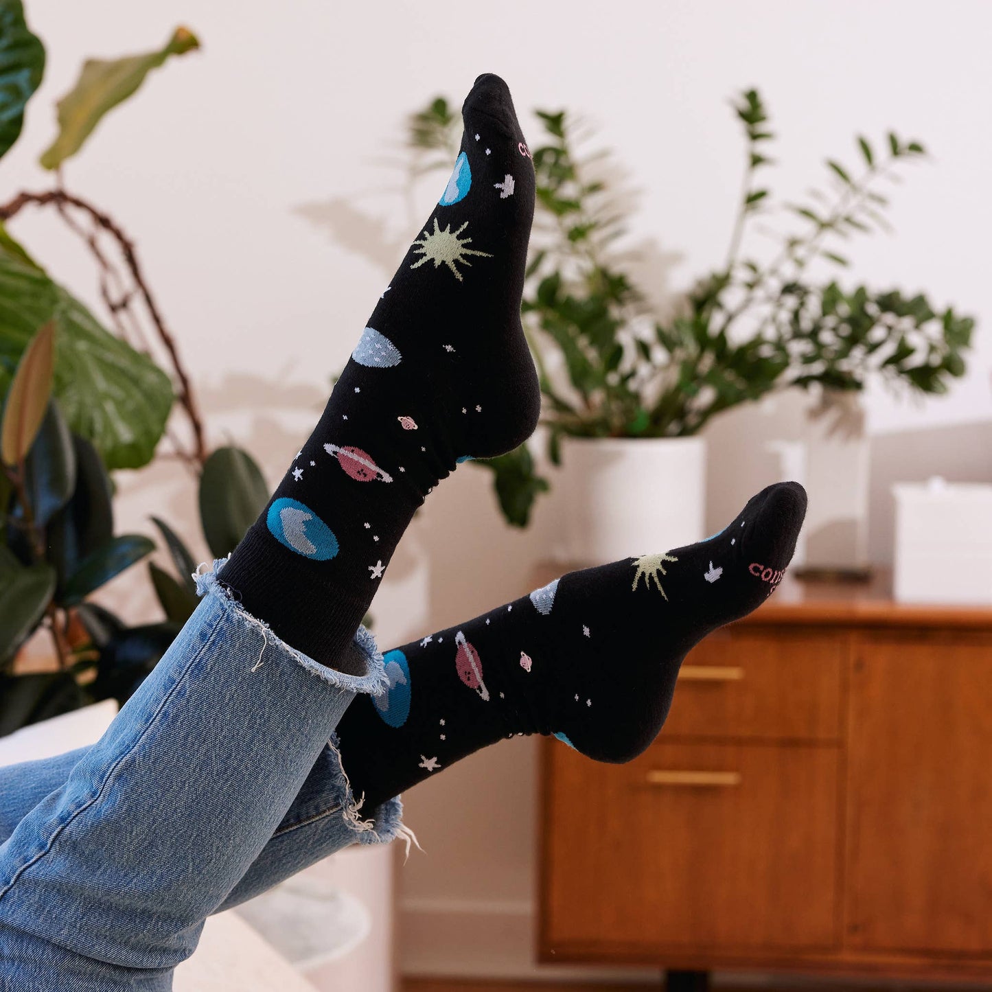 Socks that Support Space Exploration (Black Galaxy): Medium