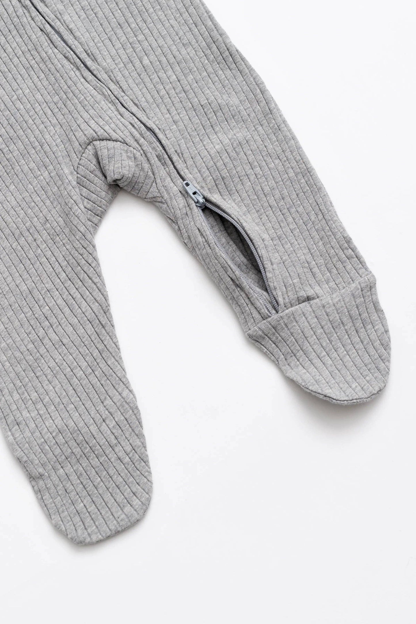 Zipper One-Piece_Embroidered Tiny Pizza: Unisex / Embroidered Tiny Pizza / 6-9m