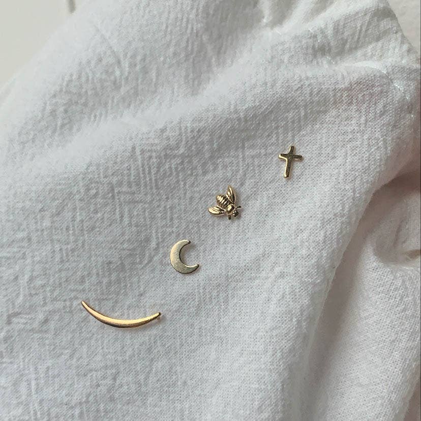 Crescent Moon Stud