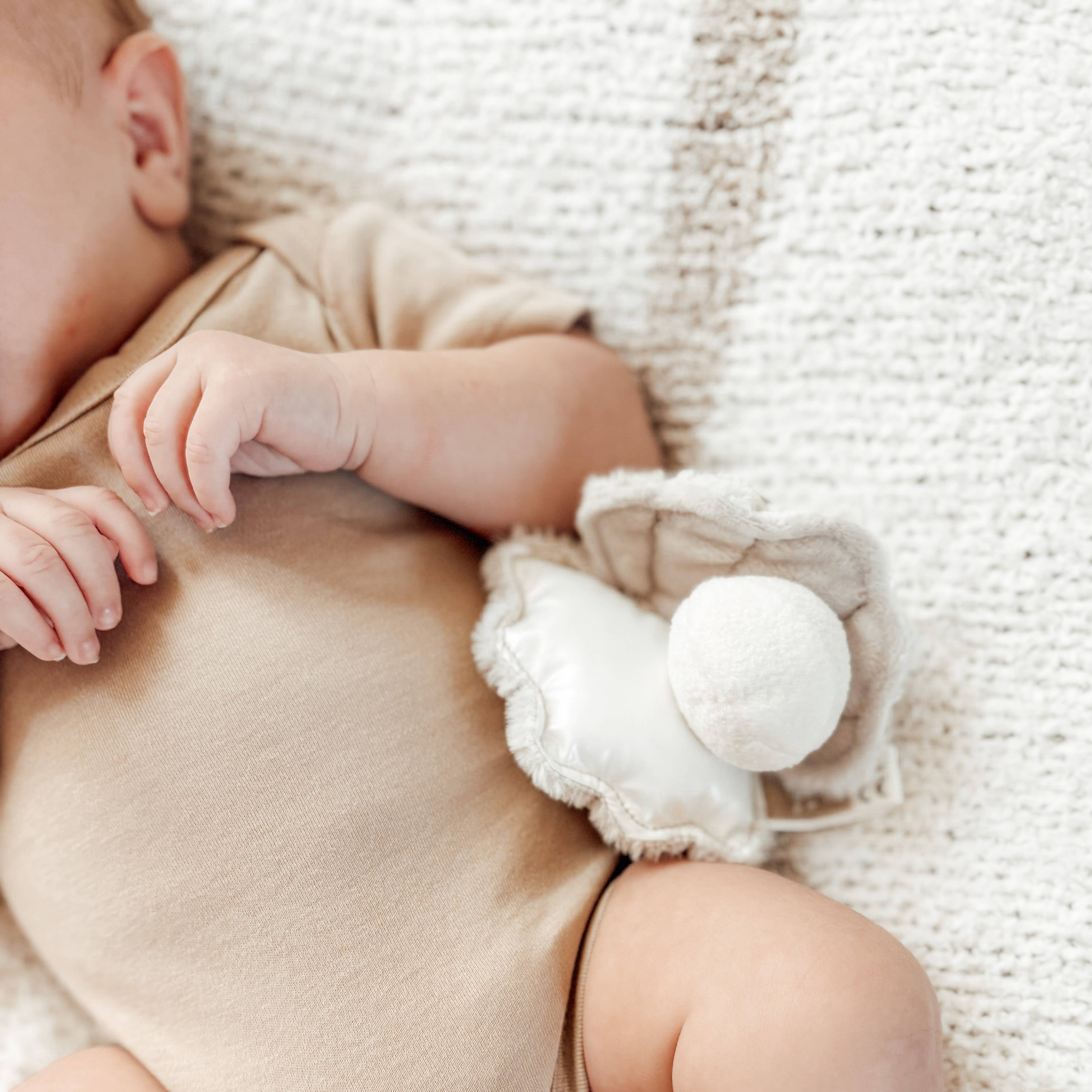 Oyster Handheld Rattle – Small Batch