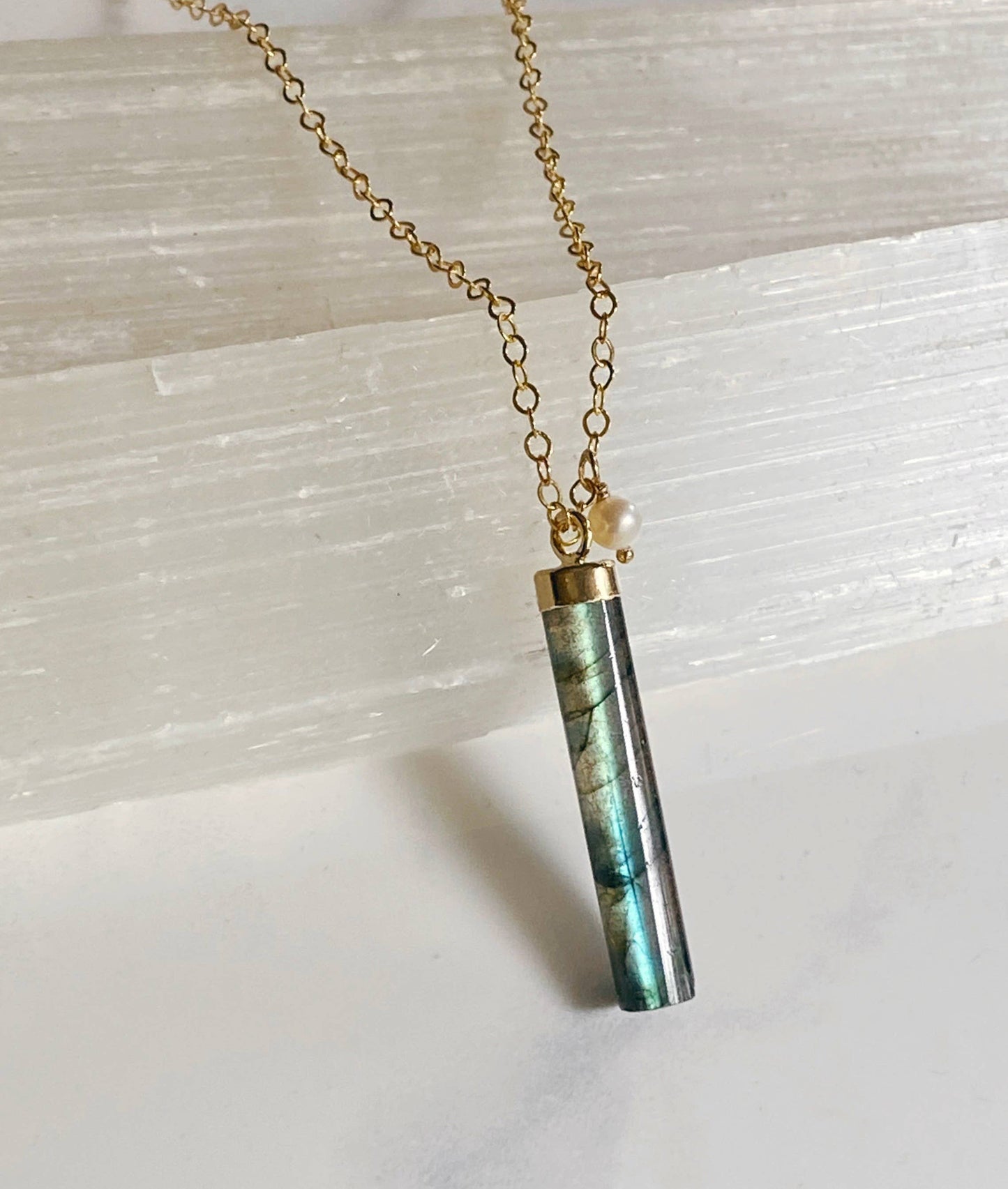 Modern Labradorite barrel necklace 