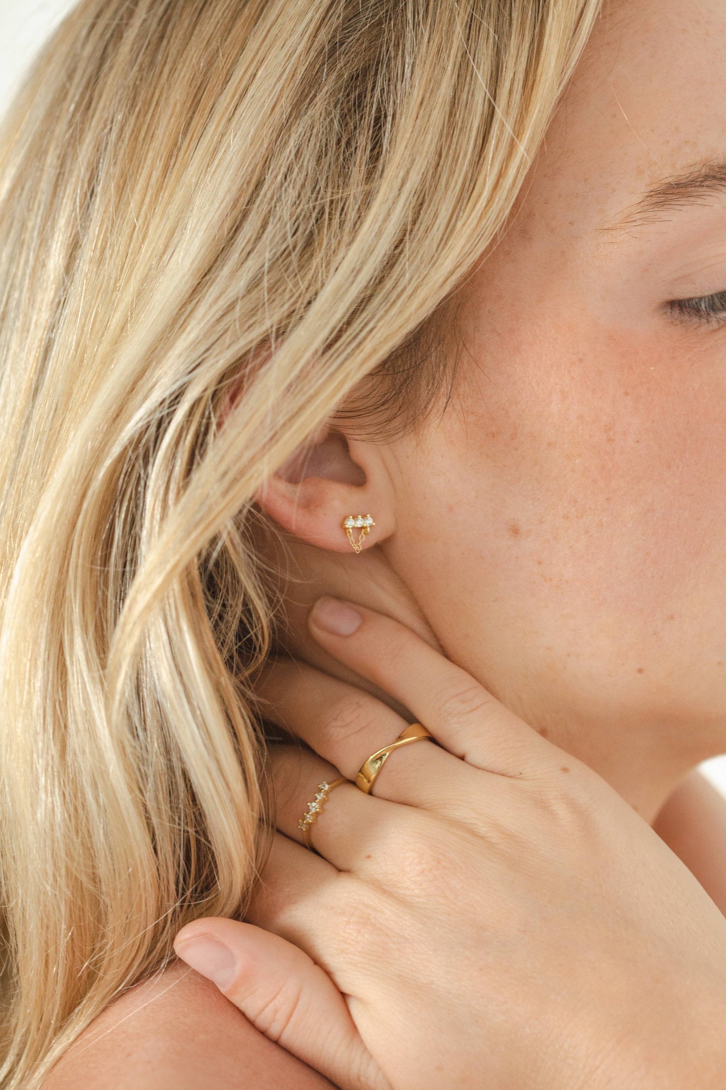 Lou Gold Chain Stud Earrings