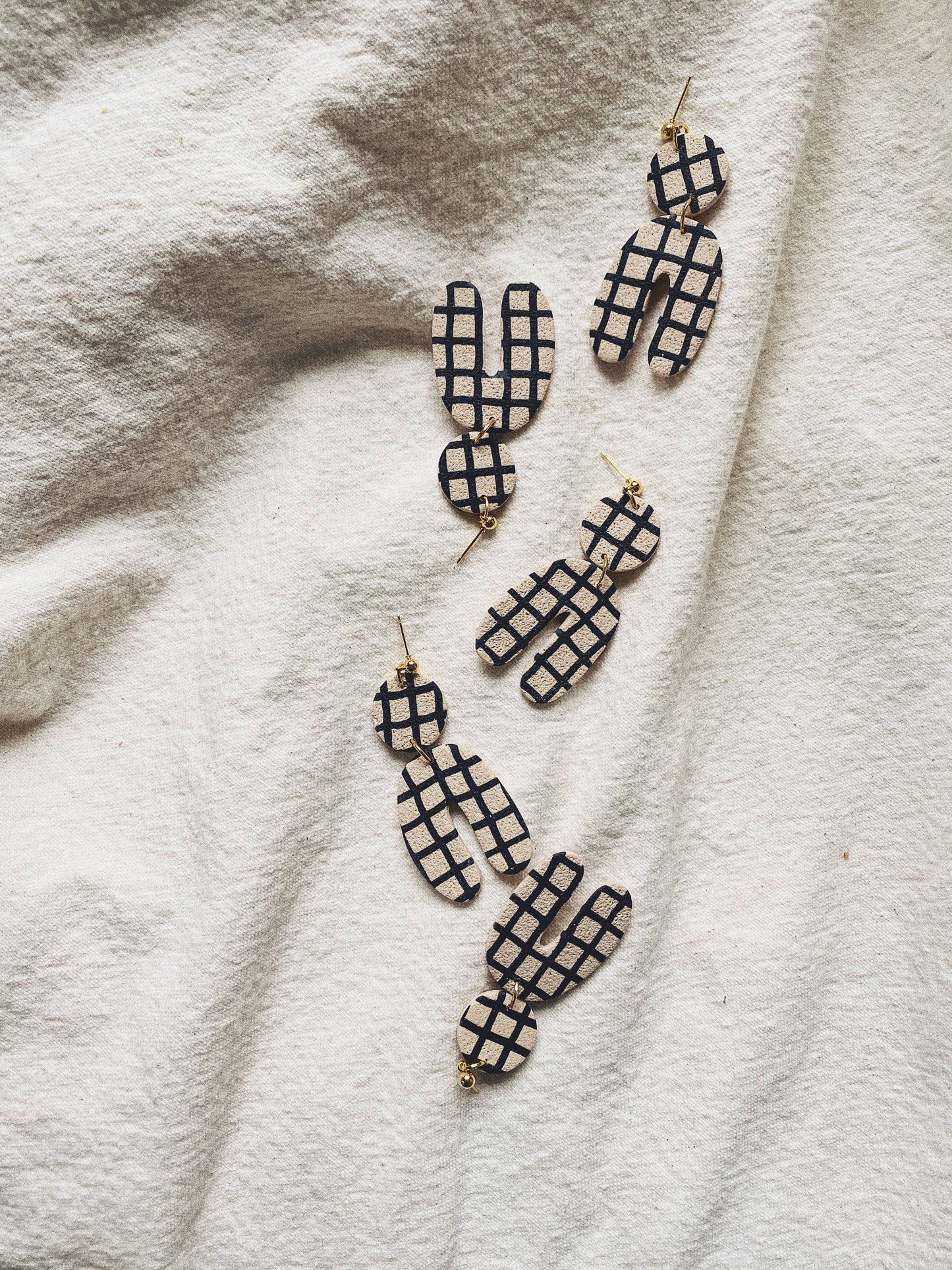 Finn Grid Earrings