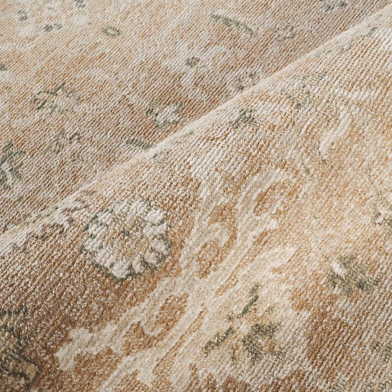 Evelyn Traditional Vintage Terracotta Rust Ivory Rug: 5'3" x 7'9"