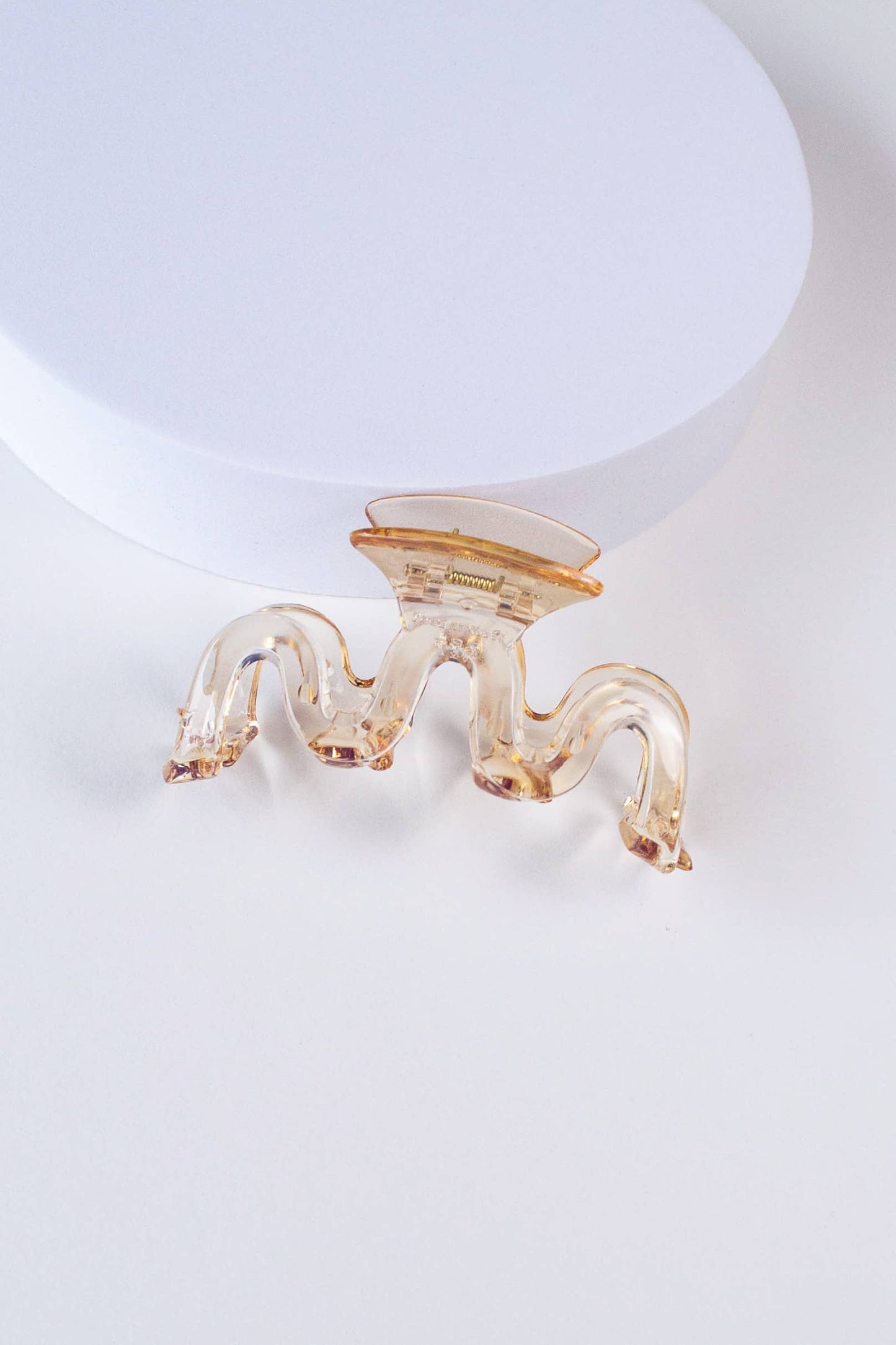 Glossy Waves Hair Claw Clip: Sugar Cane Clear